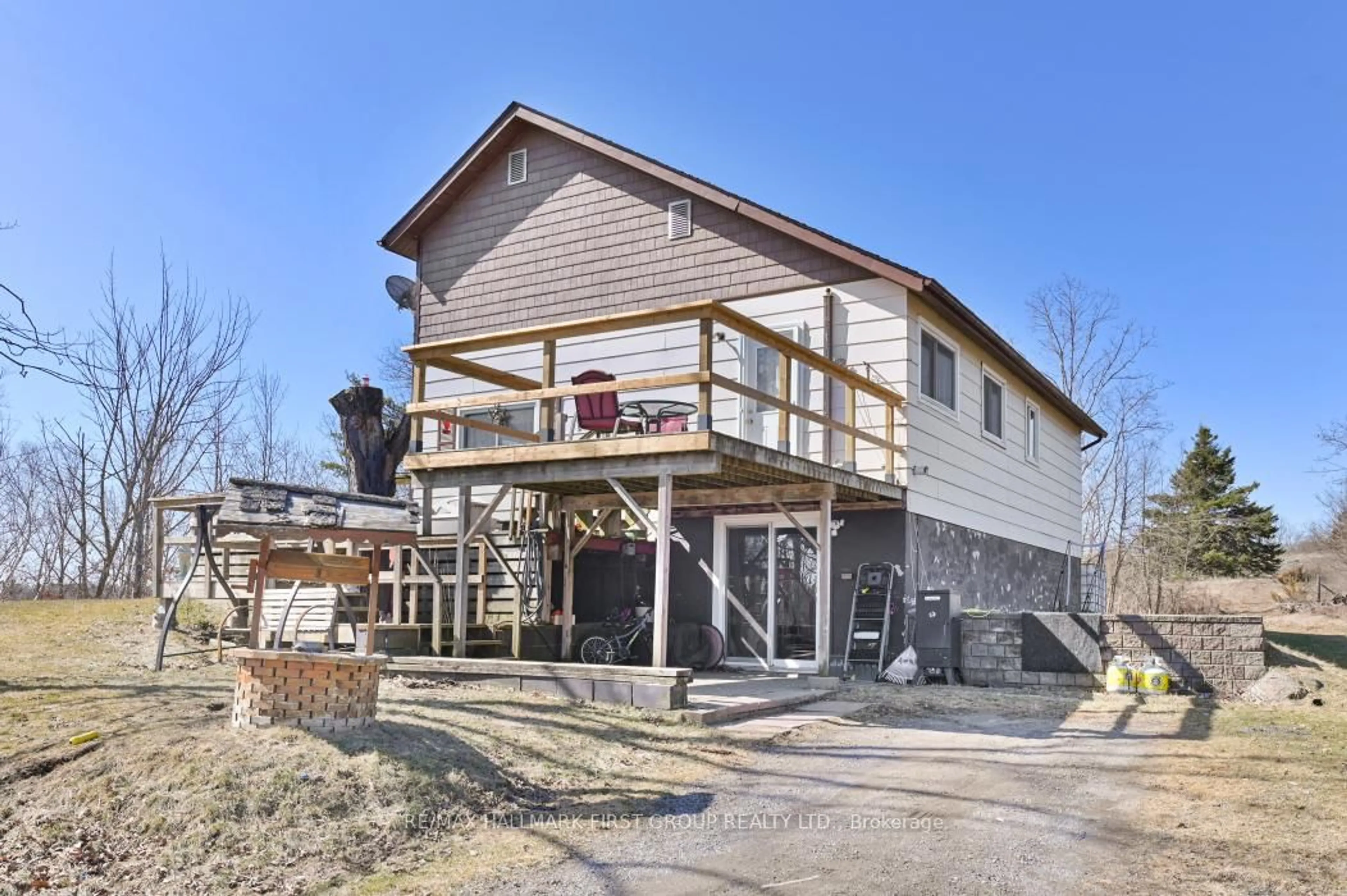 Patio, building for 110227 Highway 7 N/A, Tweed Ontario K0K 3J0