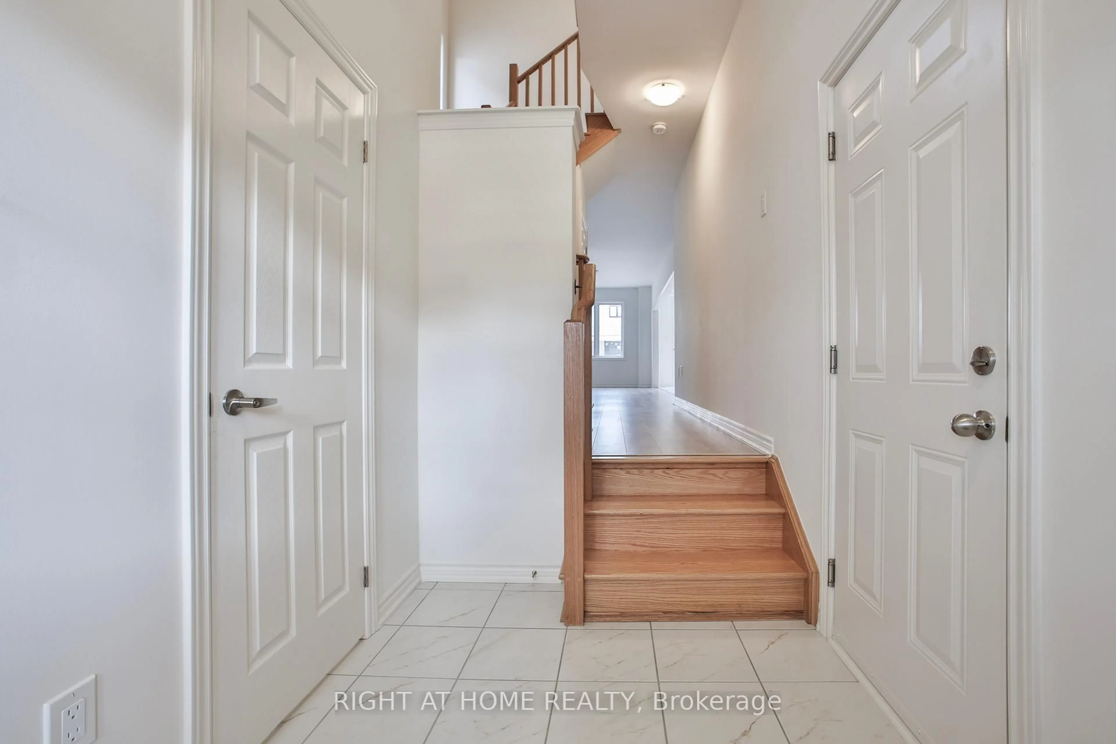 Indoor entryway for 22 POVEY Rd, Centre Wellington Ontario N1M 0J5