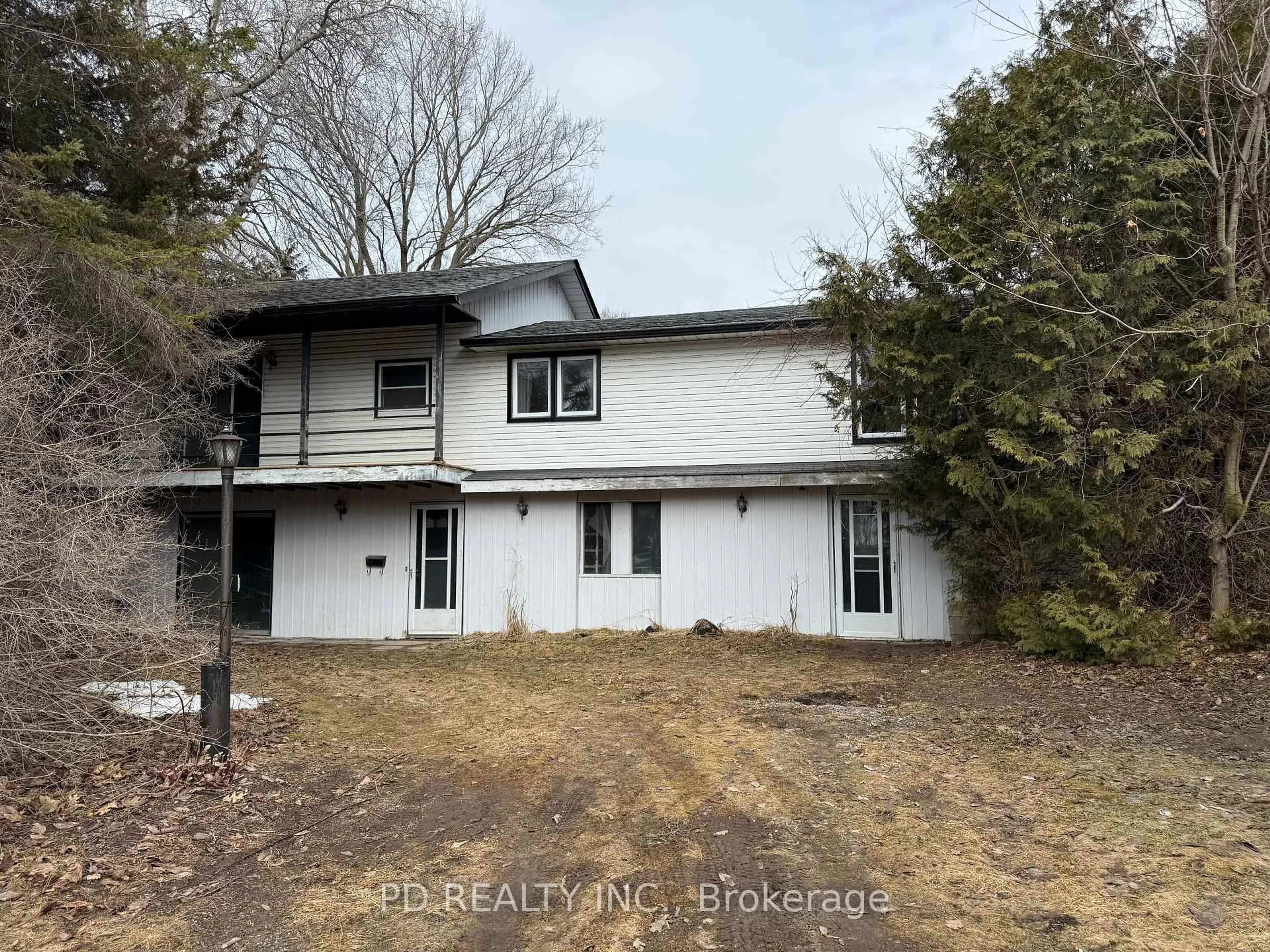 A pic from outside/outdoor area/front of a property/back of a property/a pic from drone, building for 27 Clearview Dr, Kawartha Lakes Ontario K0L 2W0