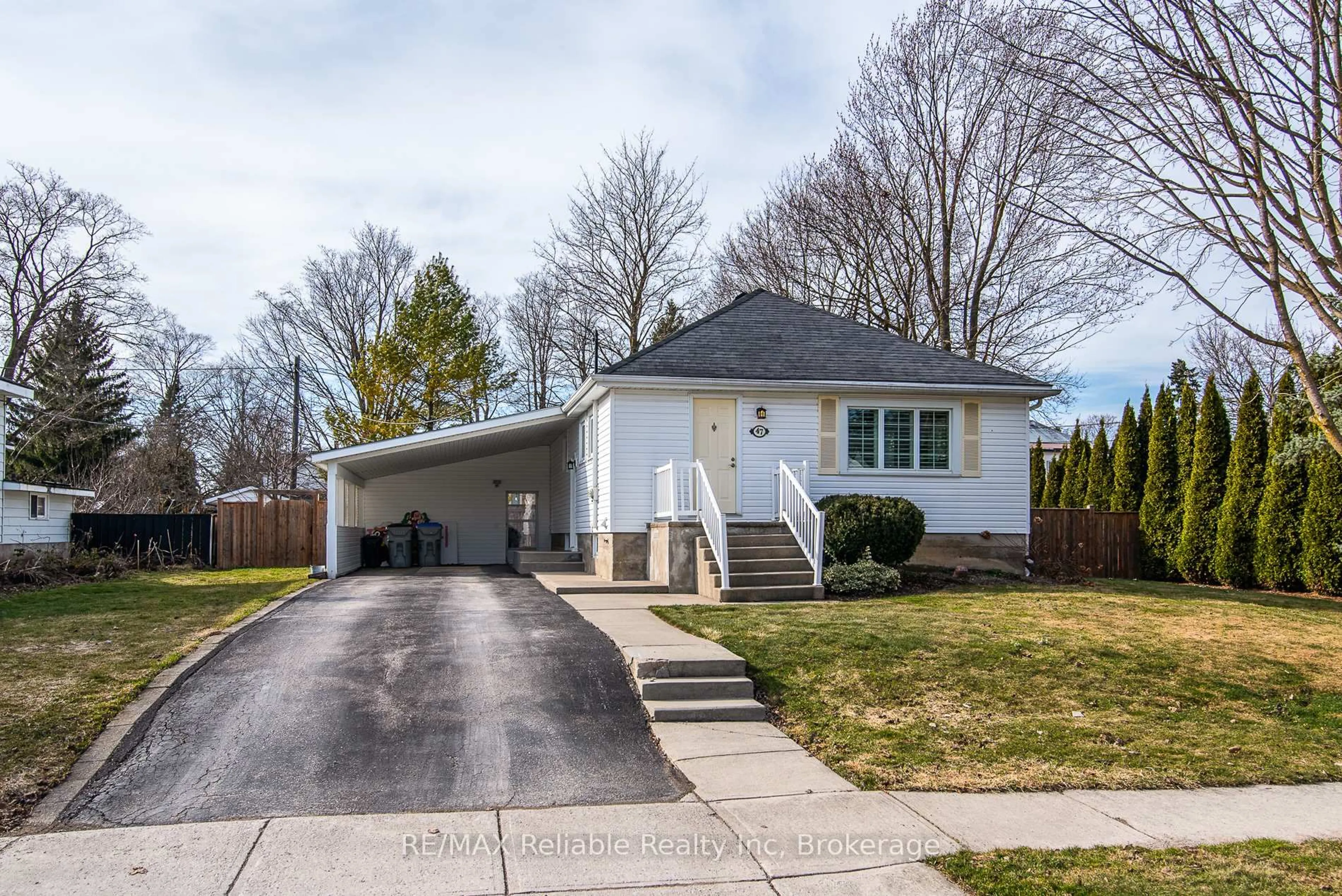 Home with vinyl exterior material, street for 47 West William St, Huron East Ontario N0K 1W0