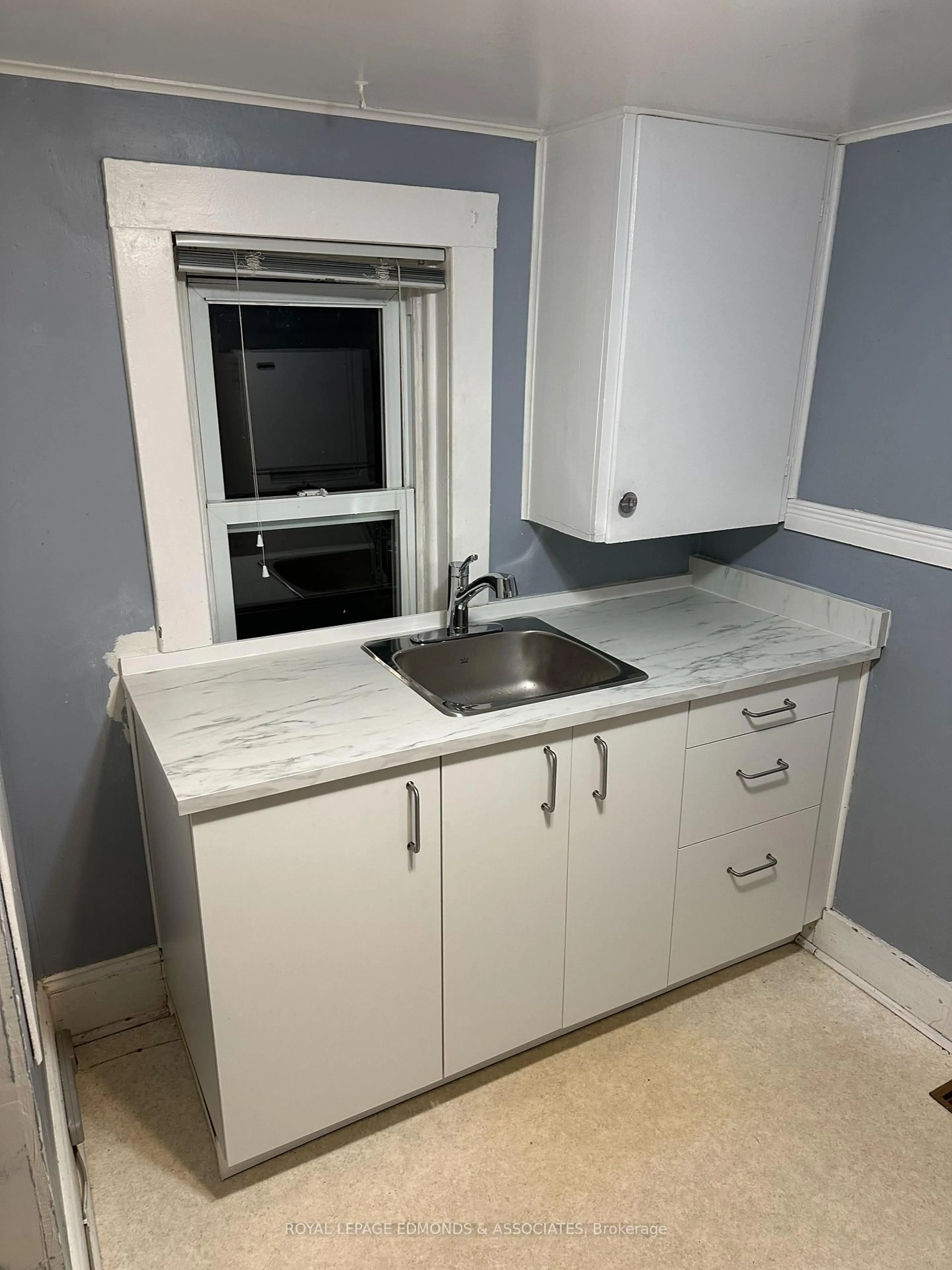 Standard kitchen, unknown for 7 Isabella St, Pembroke Ontario K8A 5S4