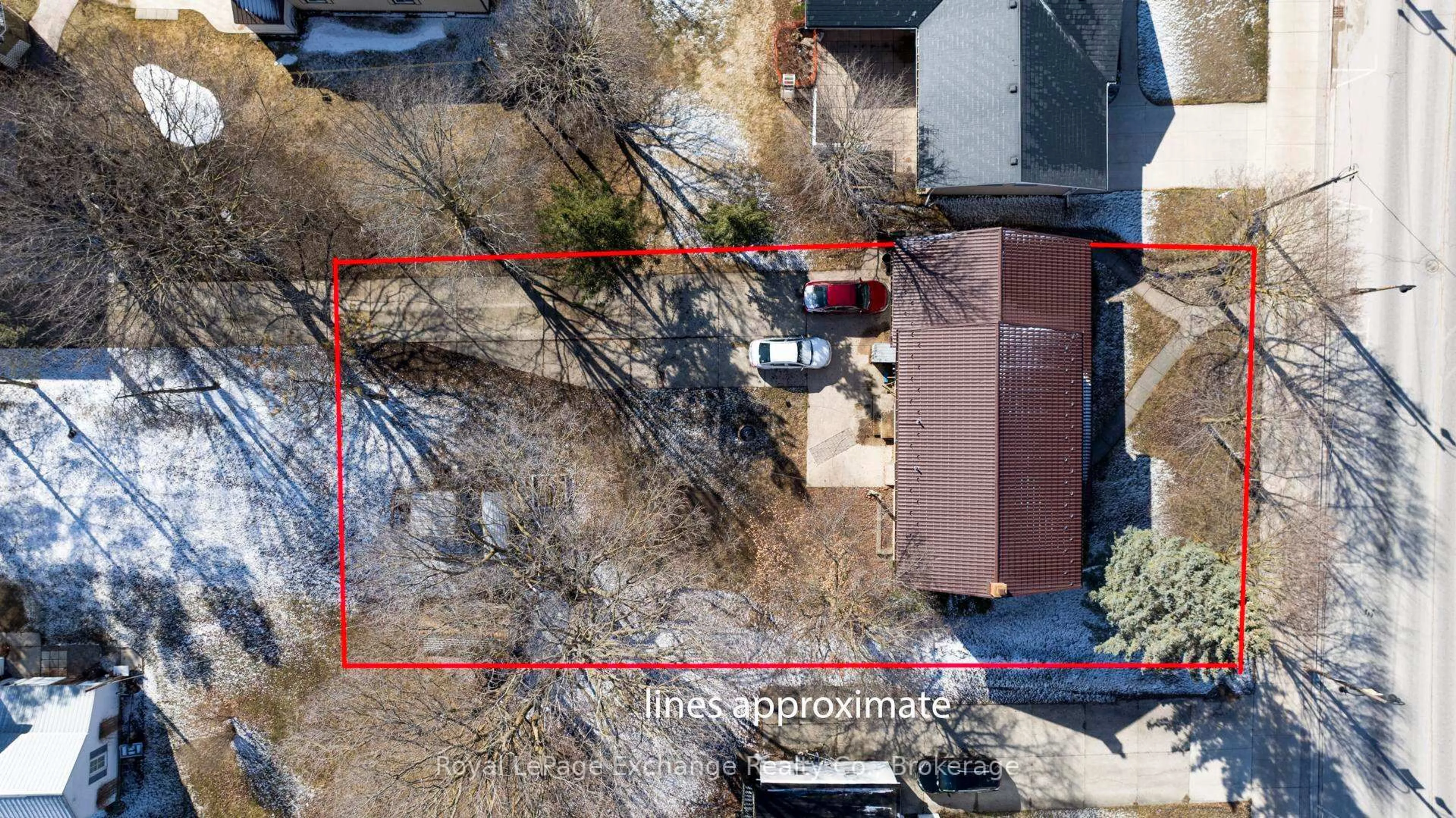 A pic from outside/outdoor area/front of a property/back of a property/a pic from drone, street for 7 Clinton St, South Bruce Ontario N0G 2S0