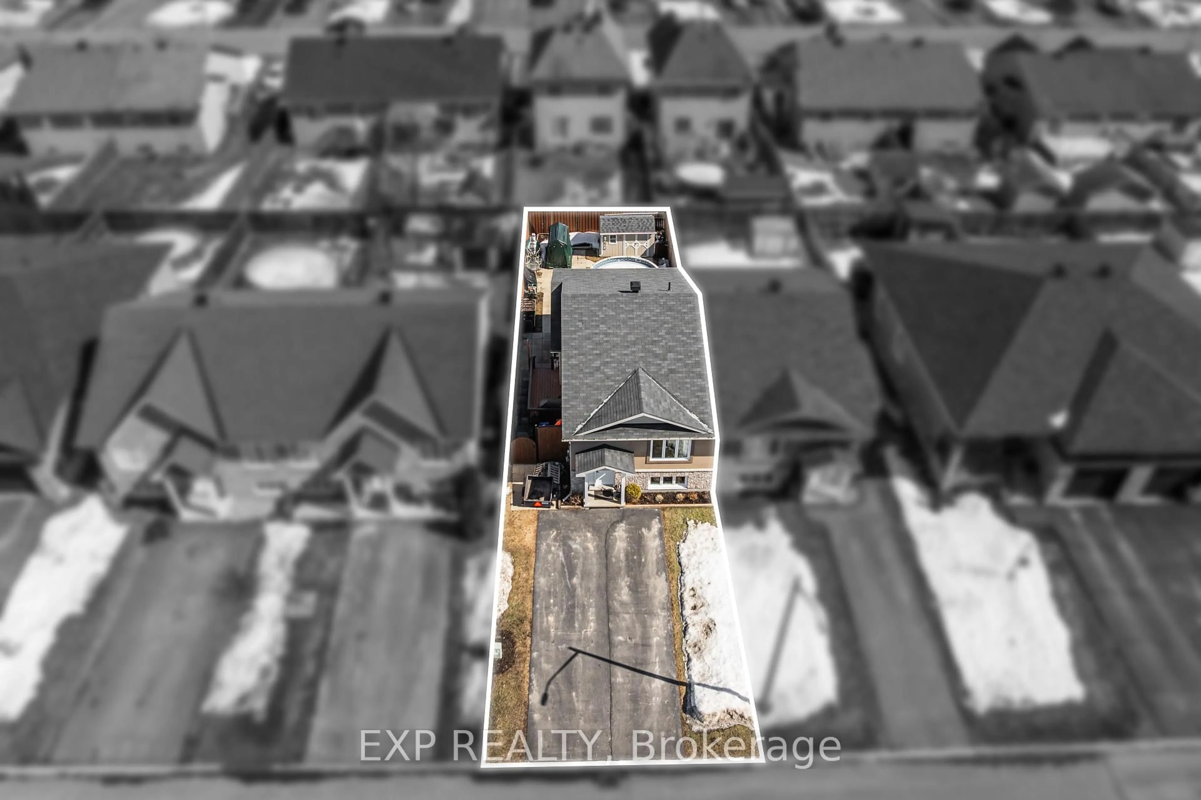 A pic from outside/outdoor area/front of a property/back of a property/a pic from drone, city buildings view from balcony for 454 Denis St, Alfred and Plantagenet Ontario K0A 3K0