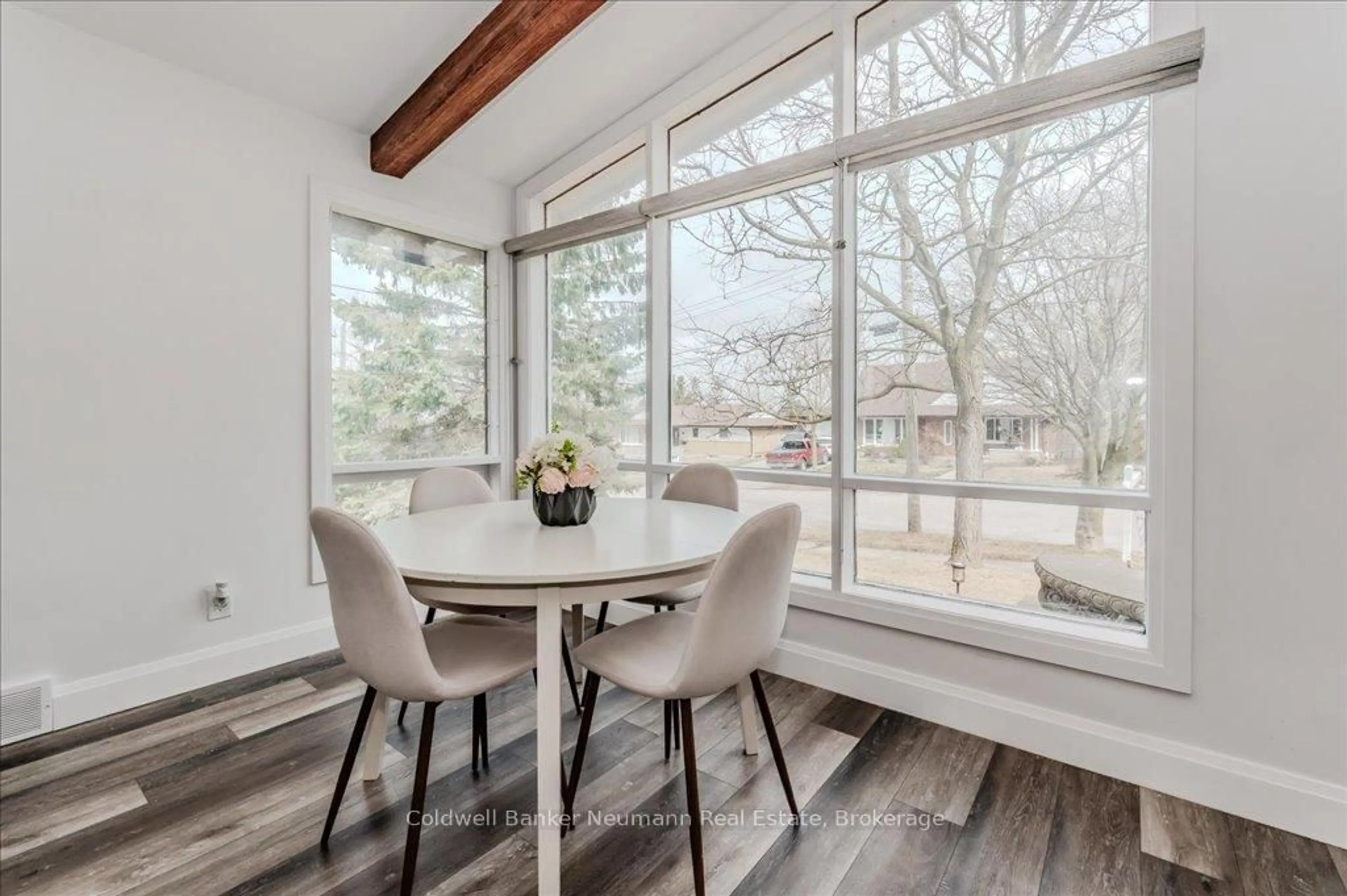 Dining room, wood/laminate floor for 103 Hearth Cres, Kitchener Ontario N2M 1H1