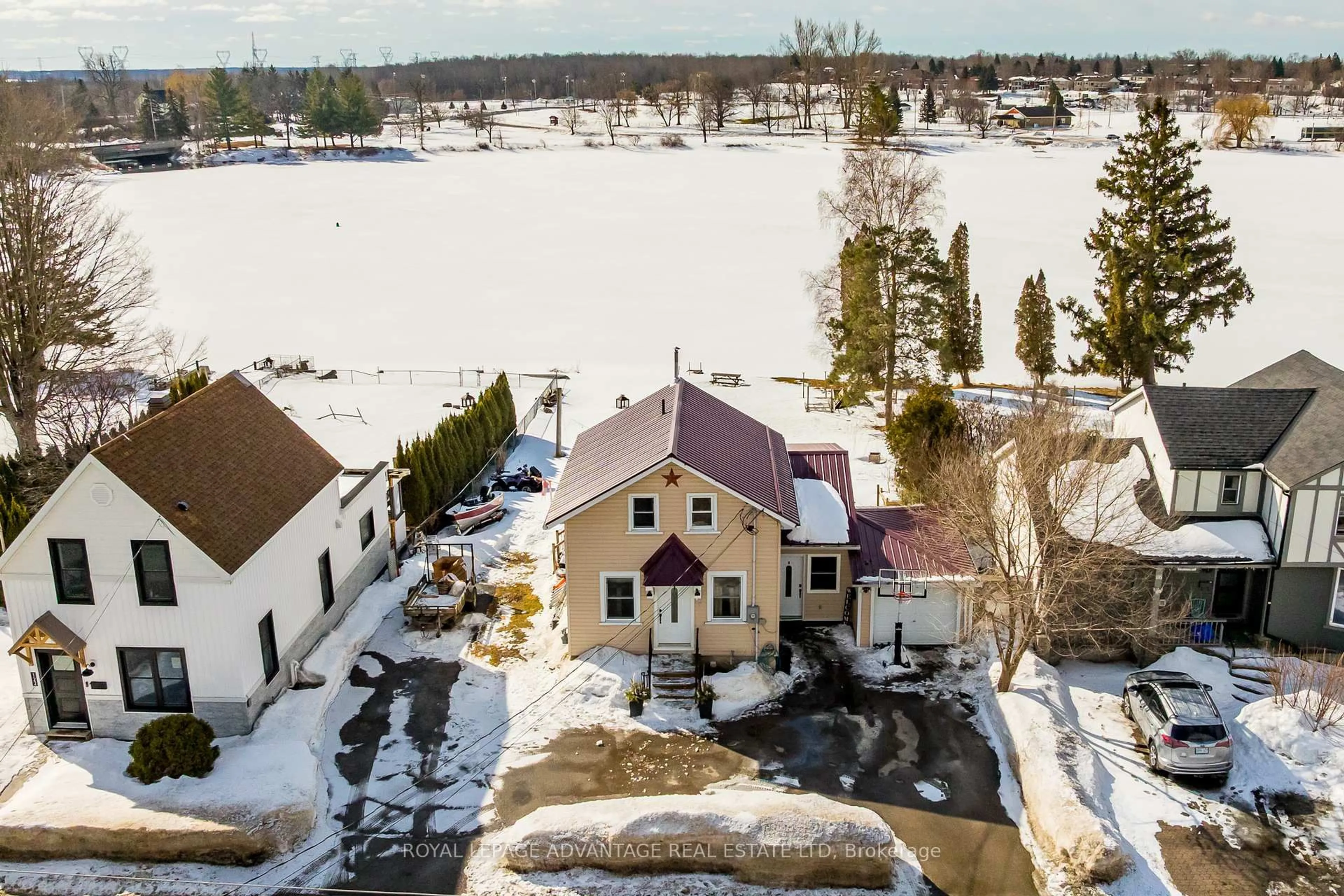 A pic from outside/outdoor area/front of a property/back of a property/a pic from drone, water/lake/river/ocean view for 120 Queen St, Smiths Falls Ontario K7A 3N6