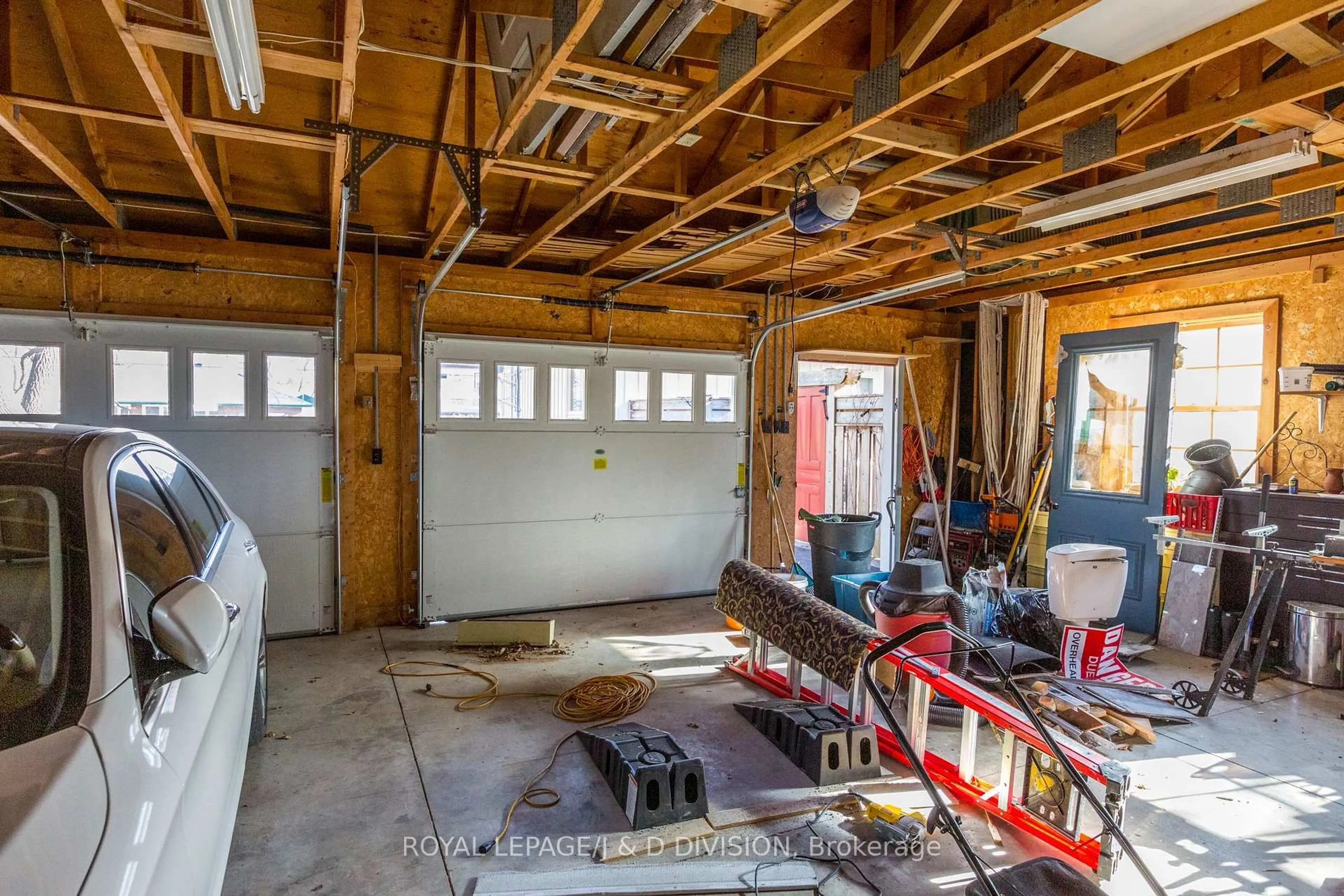 Indoor garage for 16 Albert St, Selwyn Ontario K0L 2H0