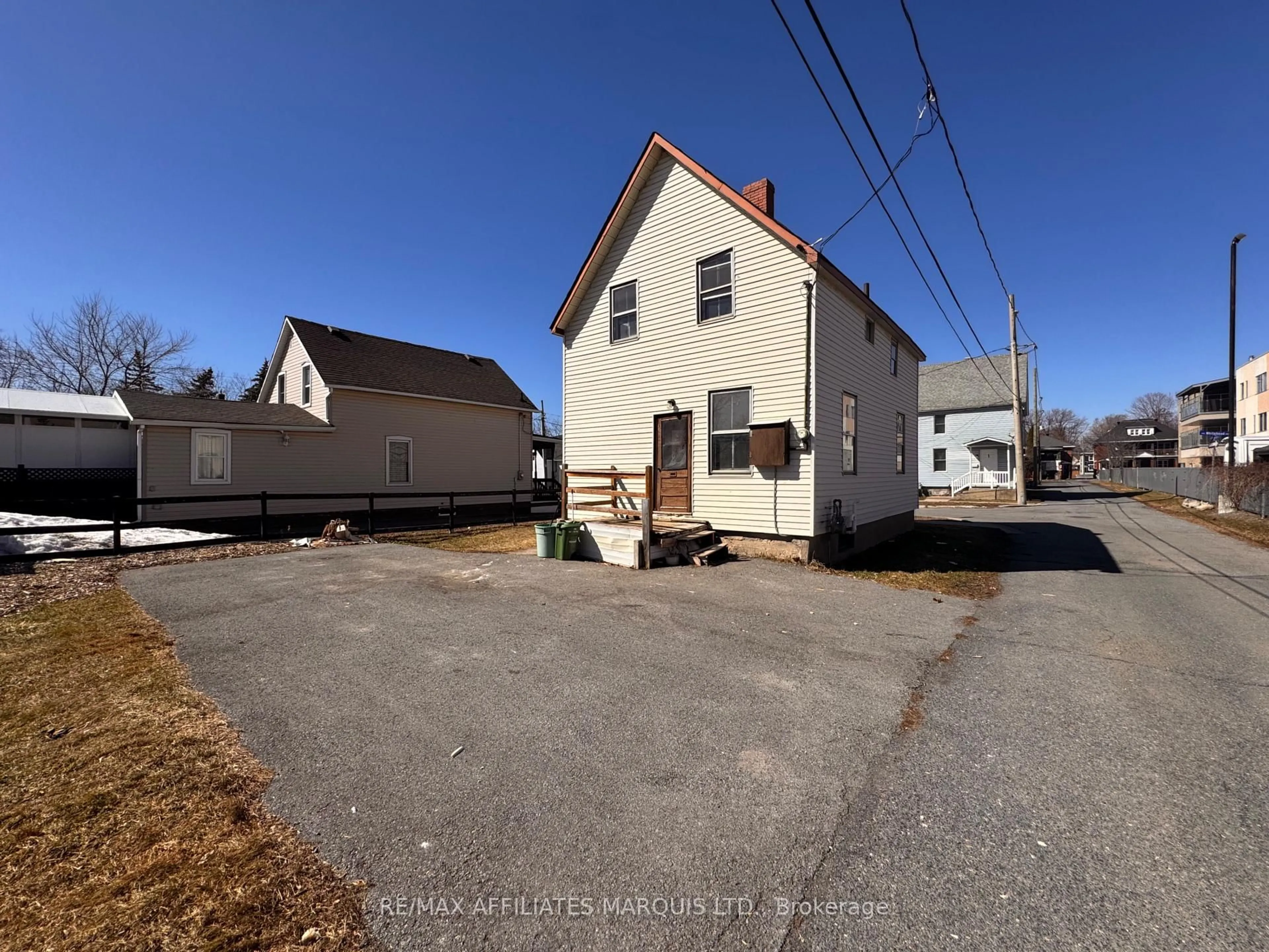 A pic from outside/outdoor area/front of a property/back of a property/a pic from drone, street for 2 Whitehead Ave, Cornwall Ontario K6J 1B1