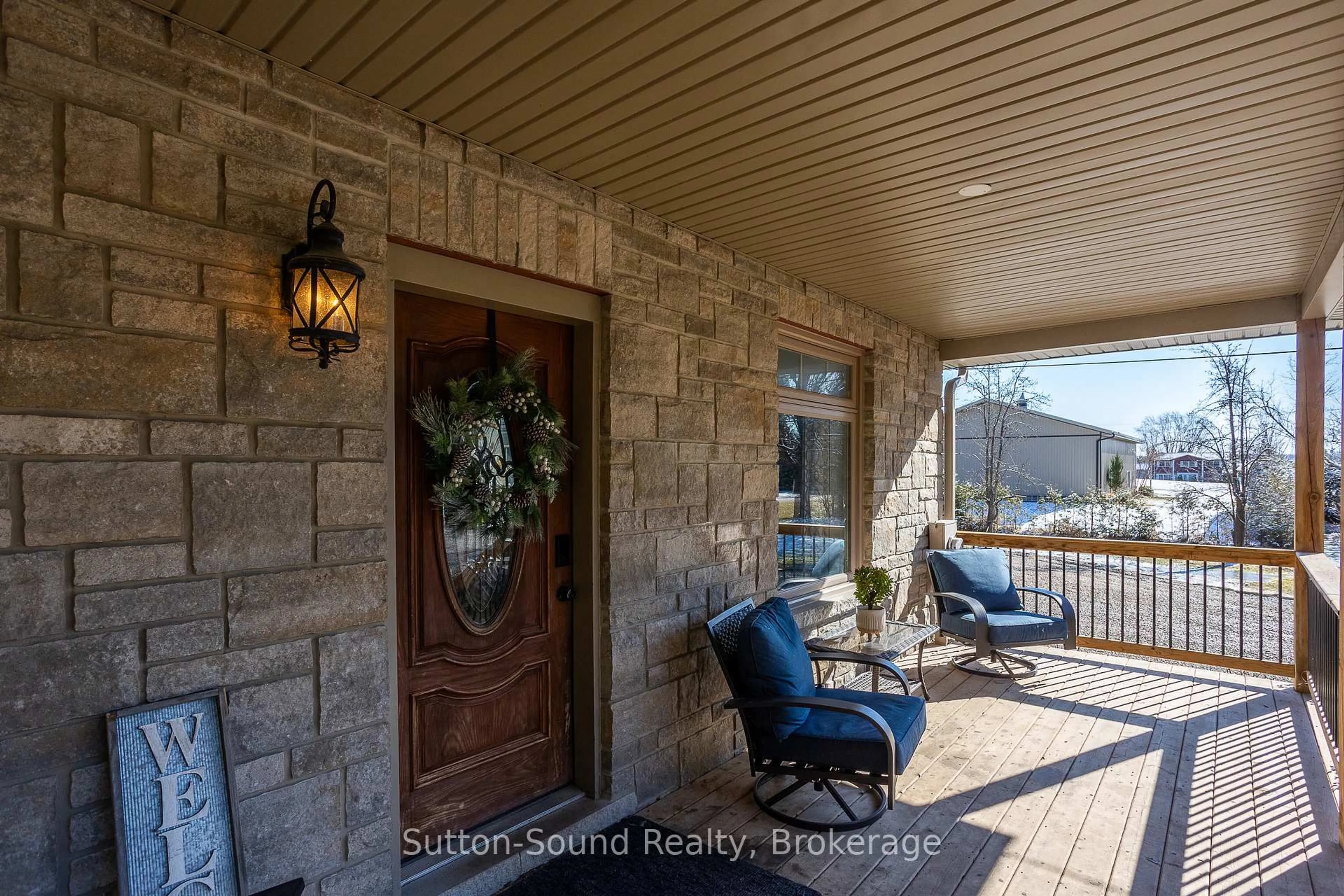 Indoor entryway for 875 27th St, Georgian Bluffs Ontario N4K 6V5