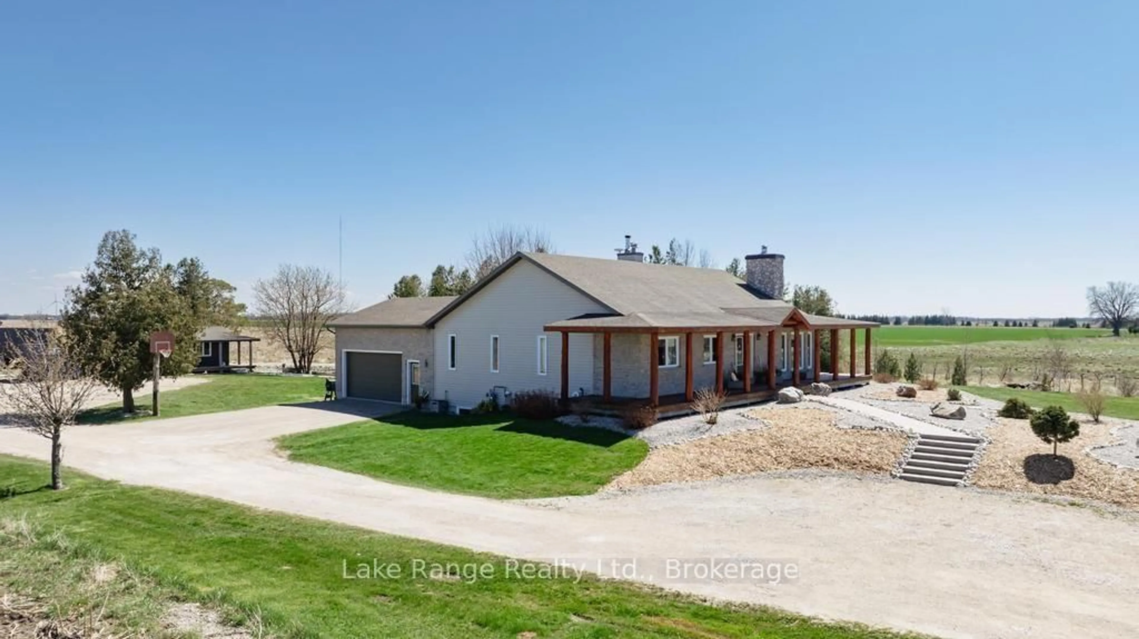 A pic from outside/outdoor area/front of a property/back of a property/a pic from drone, building for 737 Lake Range Dr, Huron-Kinloss Ontario N2Z 0B3