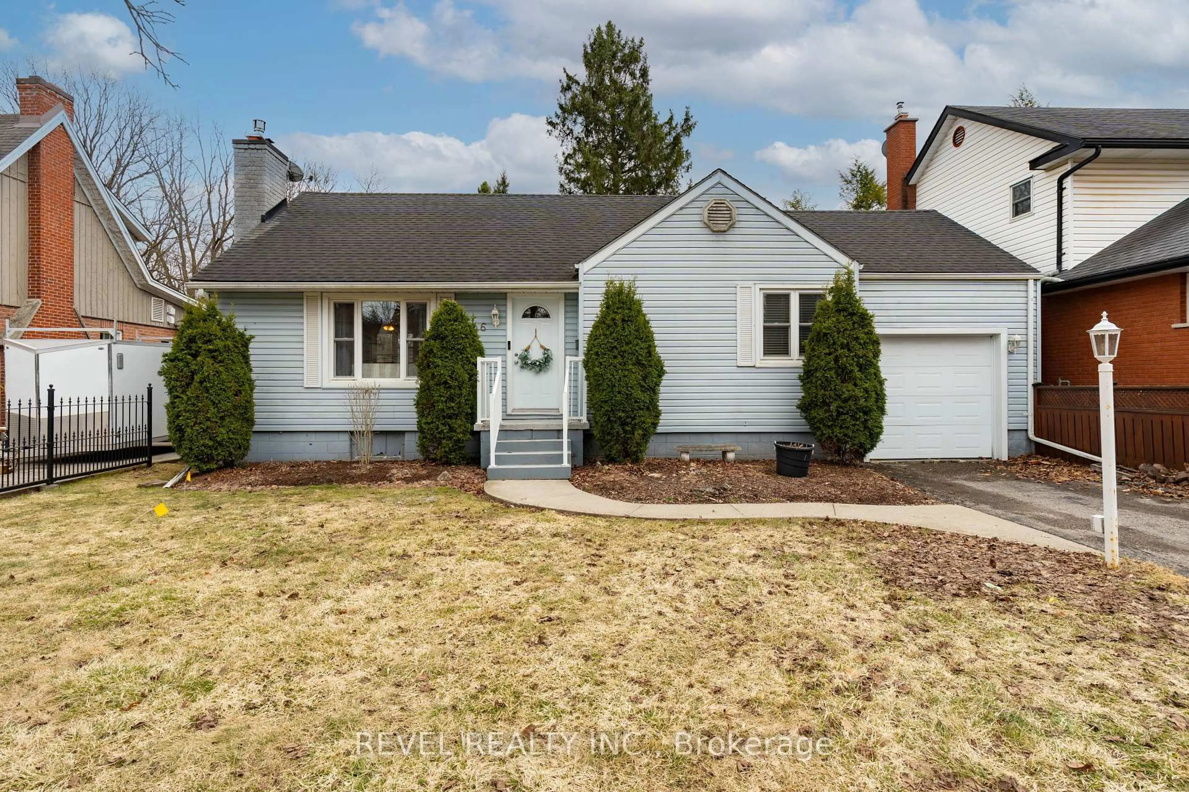 Home with vinyl exterior material, street for 496 Devonshire Ave, Woodstock Ontario N4S 5P8