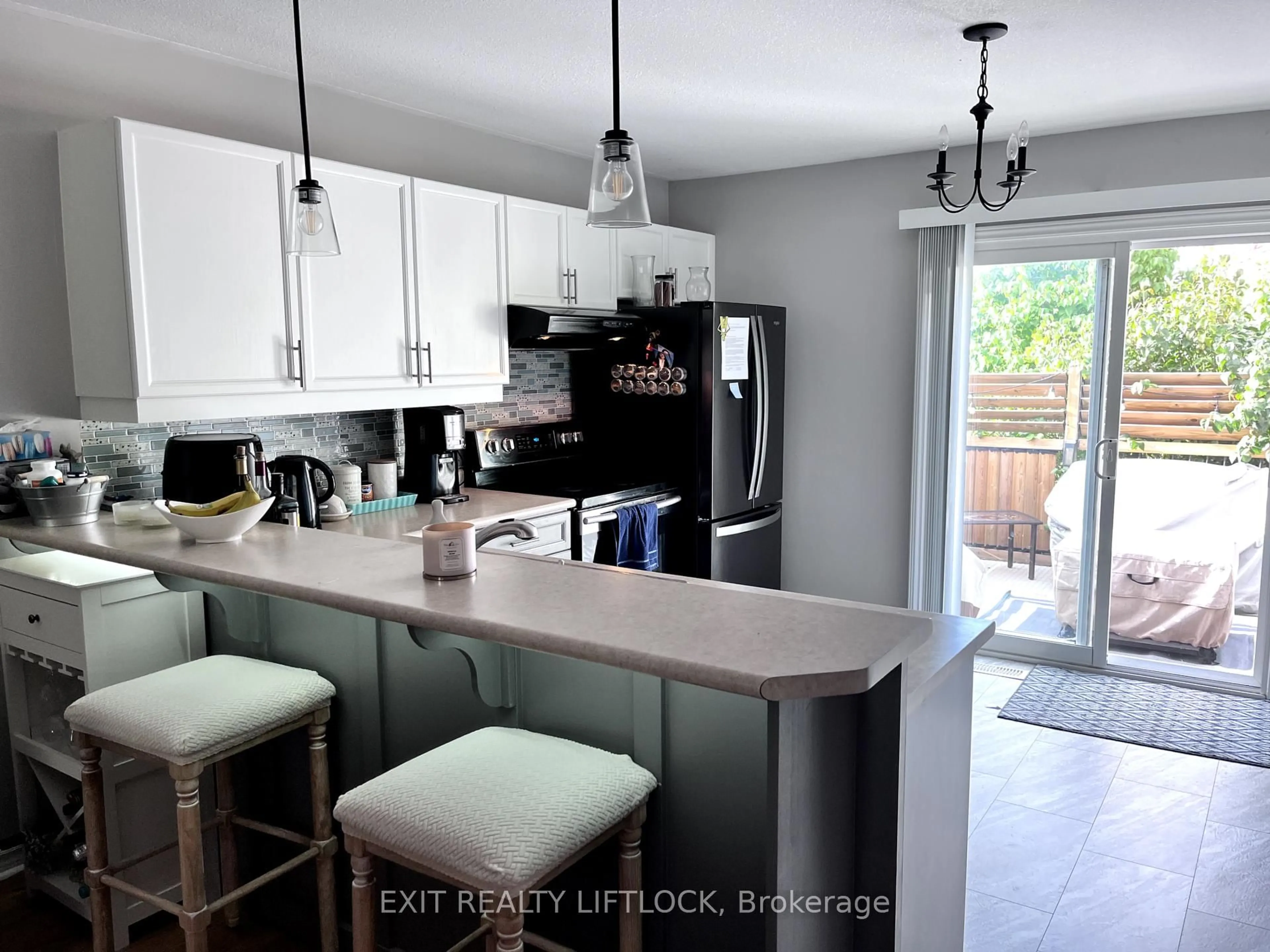 Open concept kitchen, unknown for 741 Trailview Dr, Peterborough South Ontario K9J 8K4