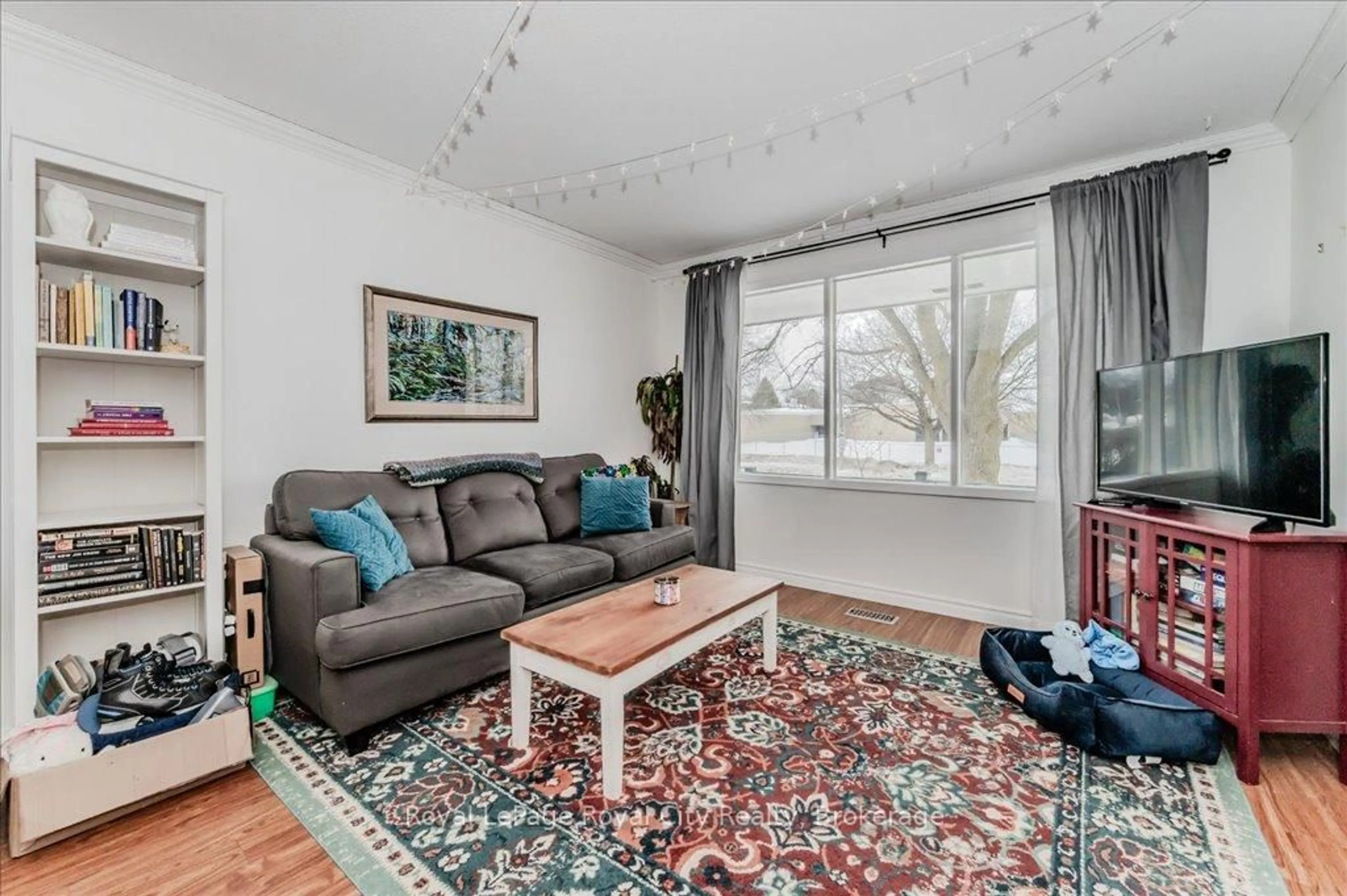 Living room with furniture, unknown for 229A Cedarbrae Ave, Waterloo Ontario N2L 4S6