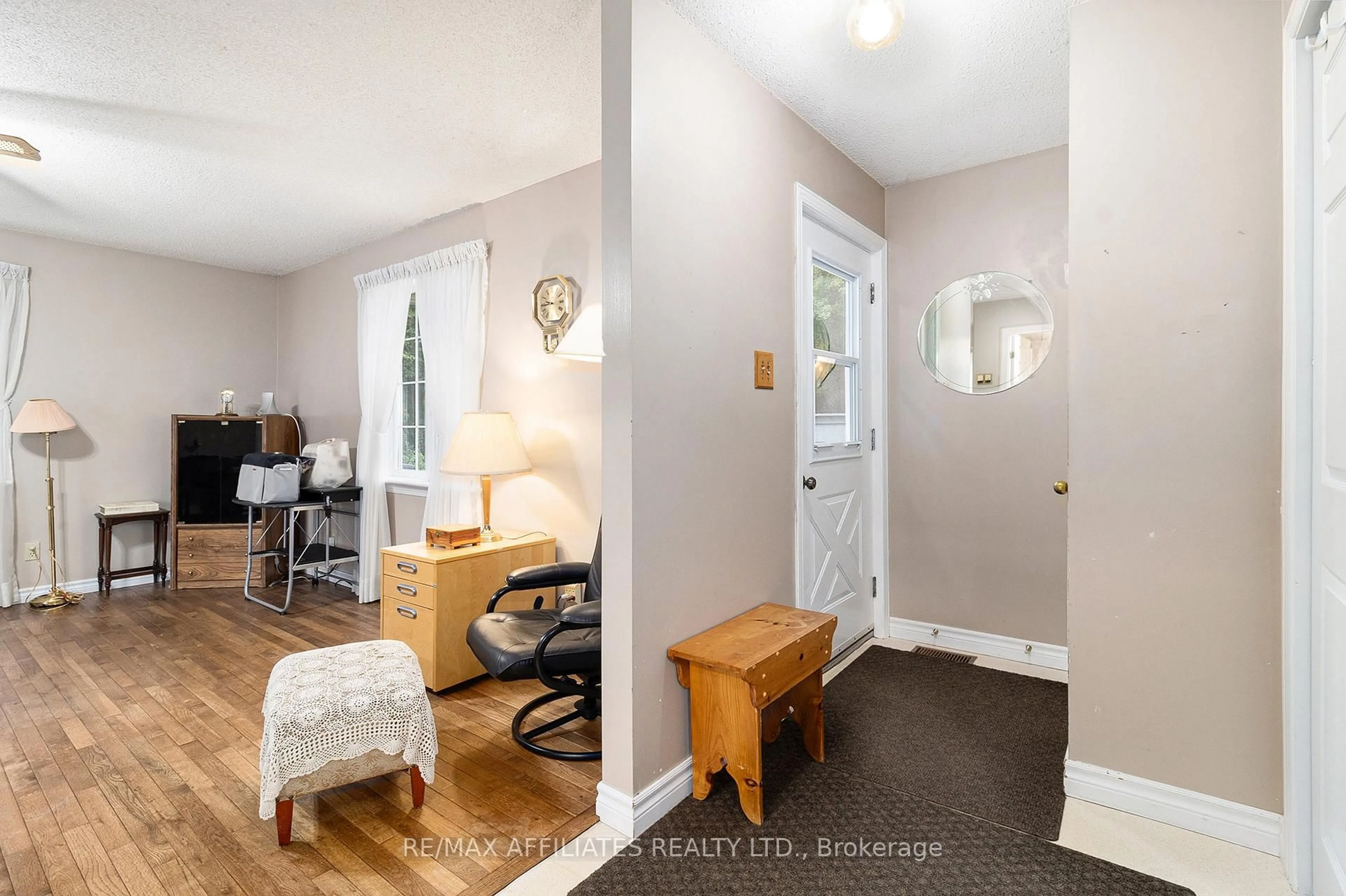 Indoor entryway for 11511 Rocksprings Rd, Elizabethtown-Kitley Ontario K0G 1R0