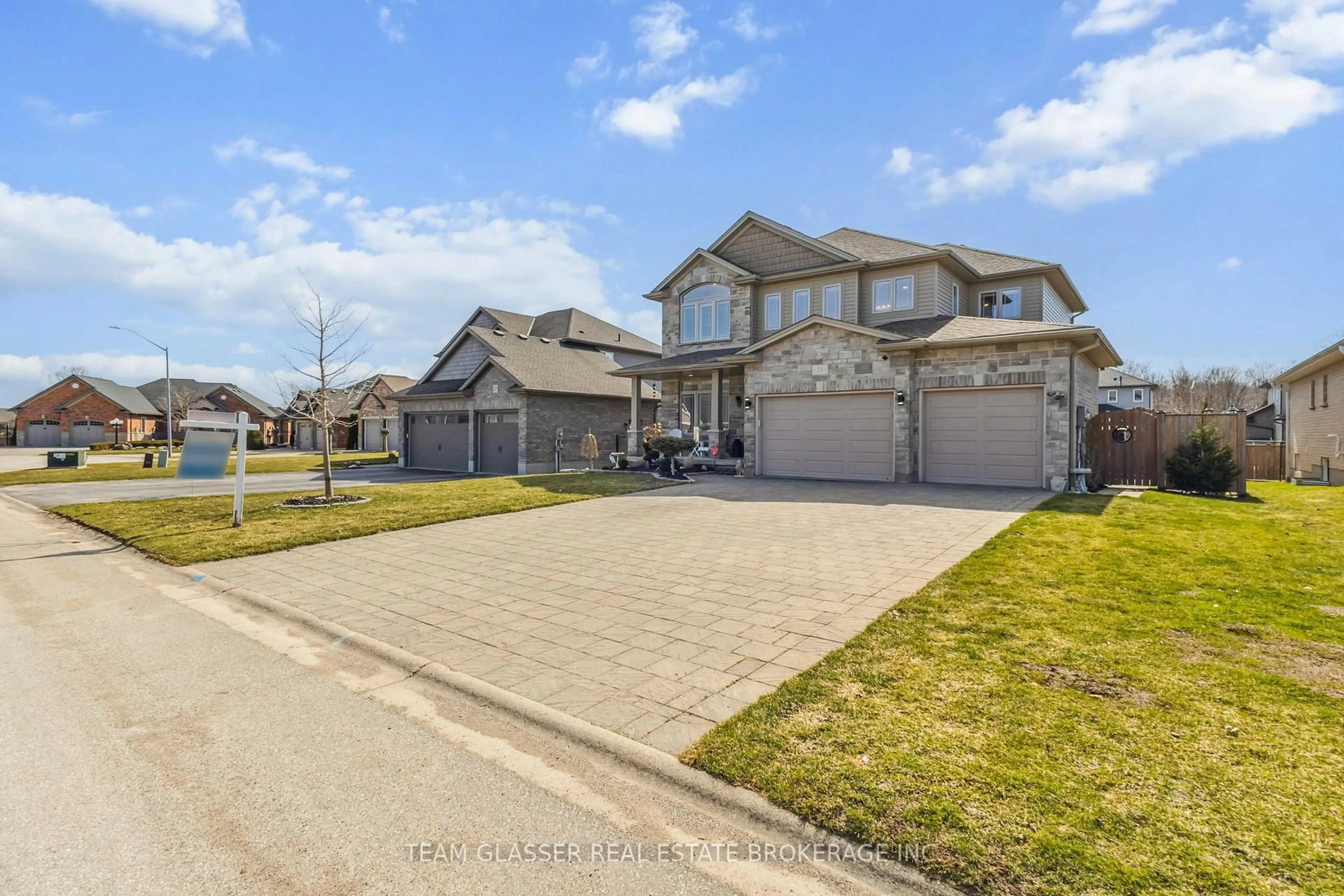 A pic from outside/outdoor area/front of a property/back of a property/a pic from drone, street for 21 OLIVER Cres, Zorra Ontario N0M 2M0