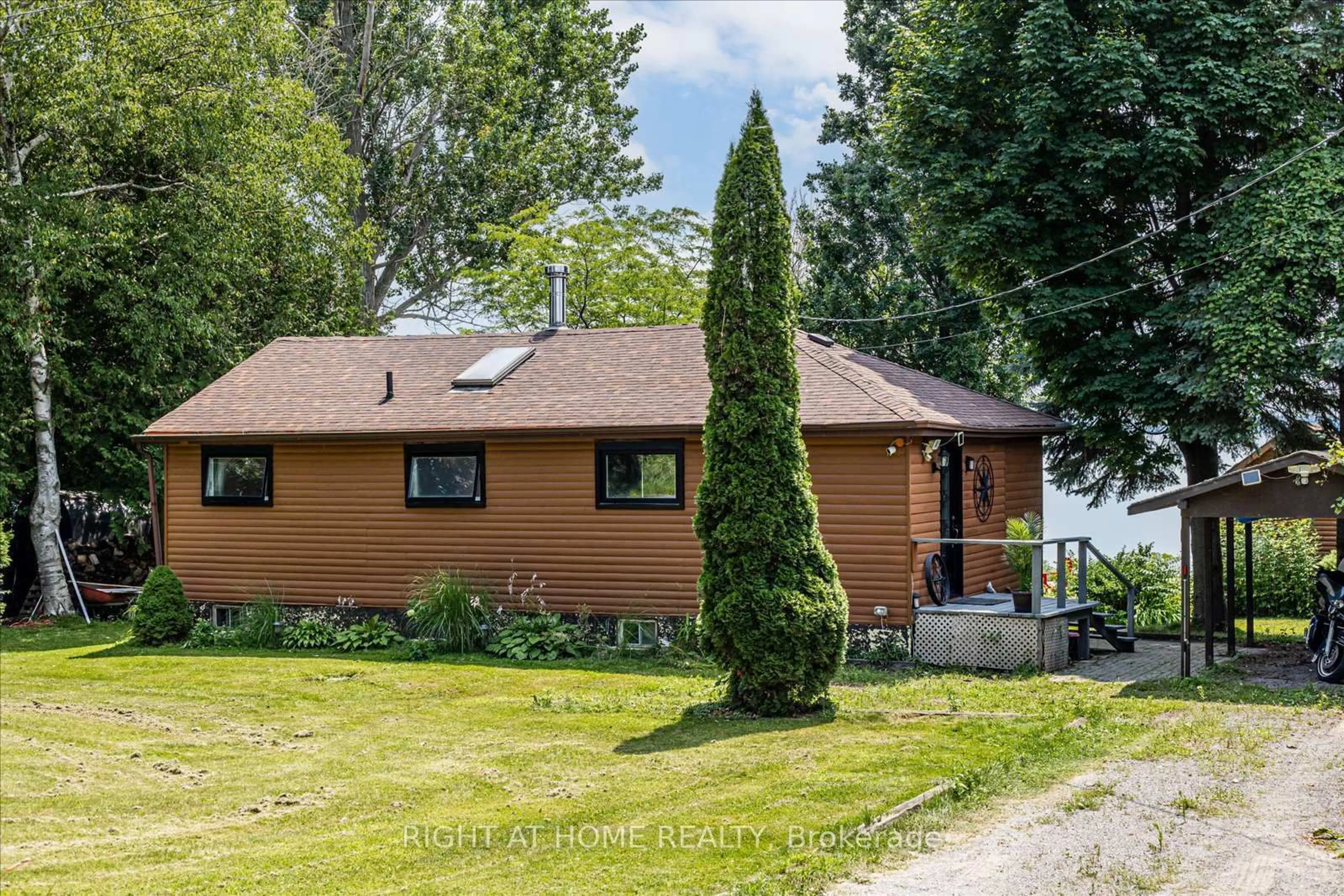 Home with vinyl exterior material, unknown for 93 Oakdene Cres, Kawartha Lakes Ontario K0M 2C0