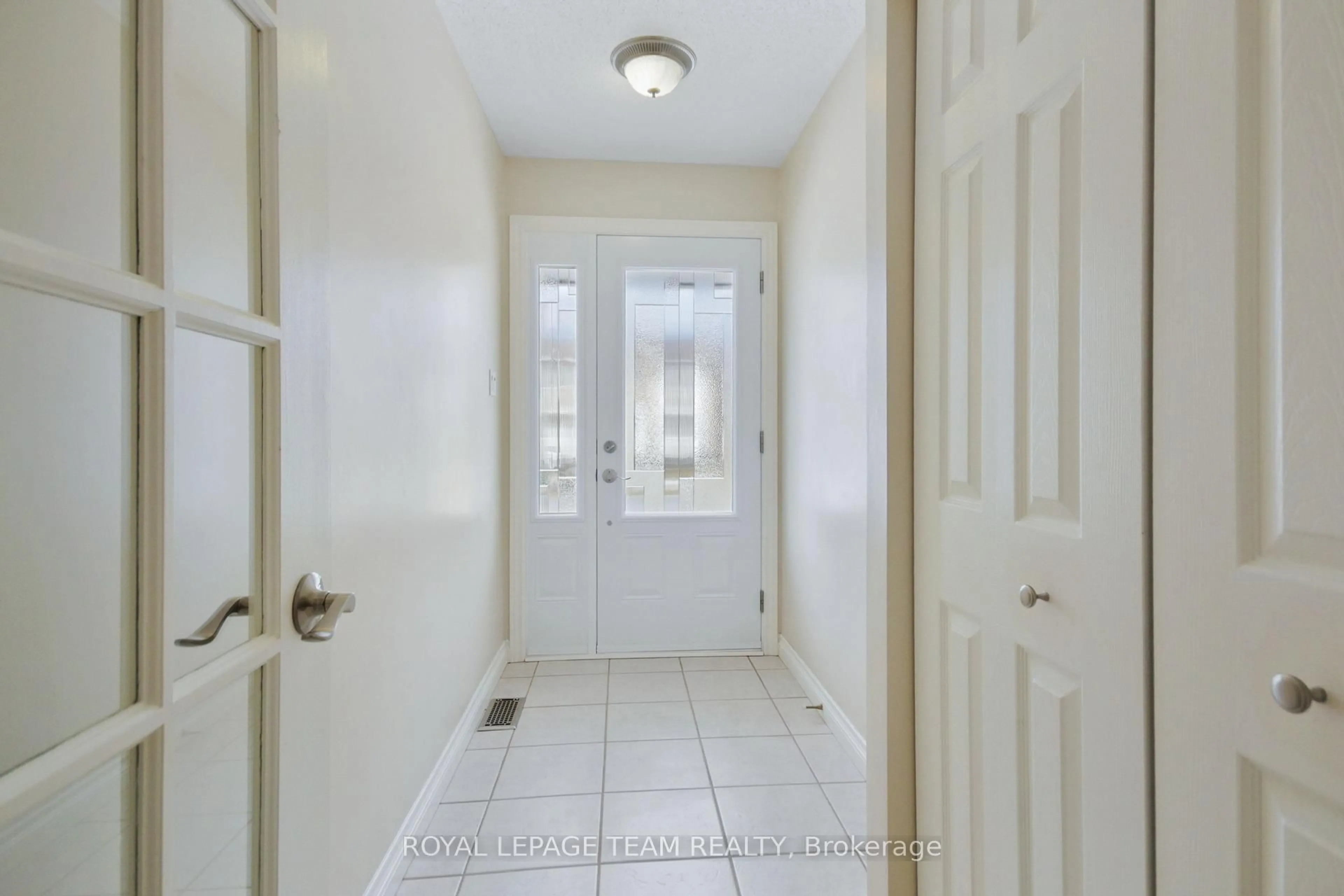 Indoor entryway for 56 James Lewis Ave, Stittsville Ontario K2S 1K3