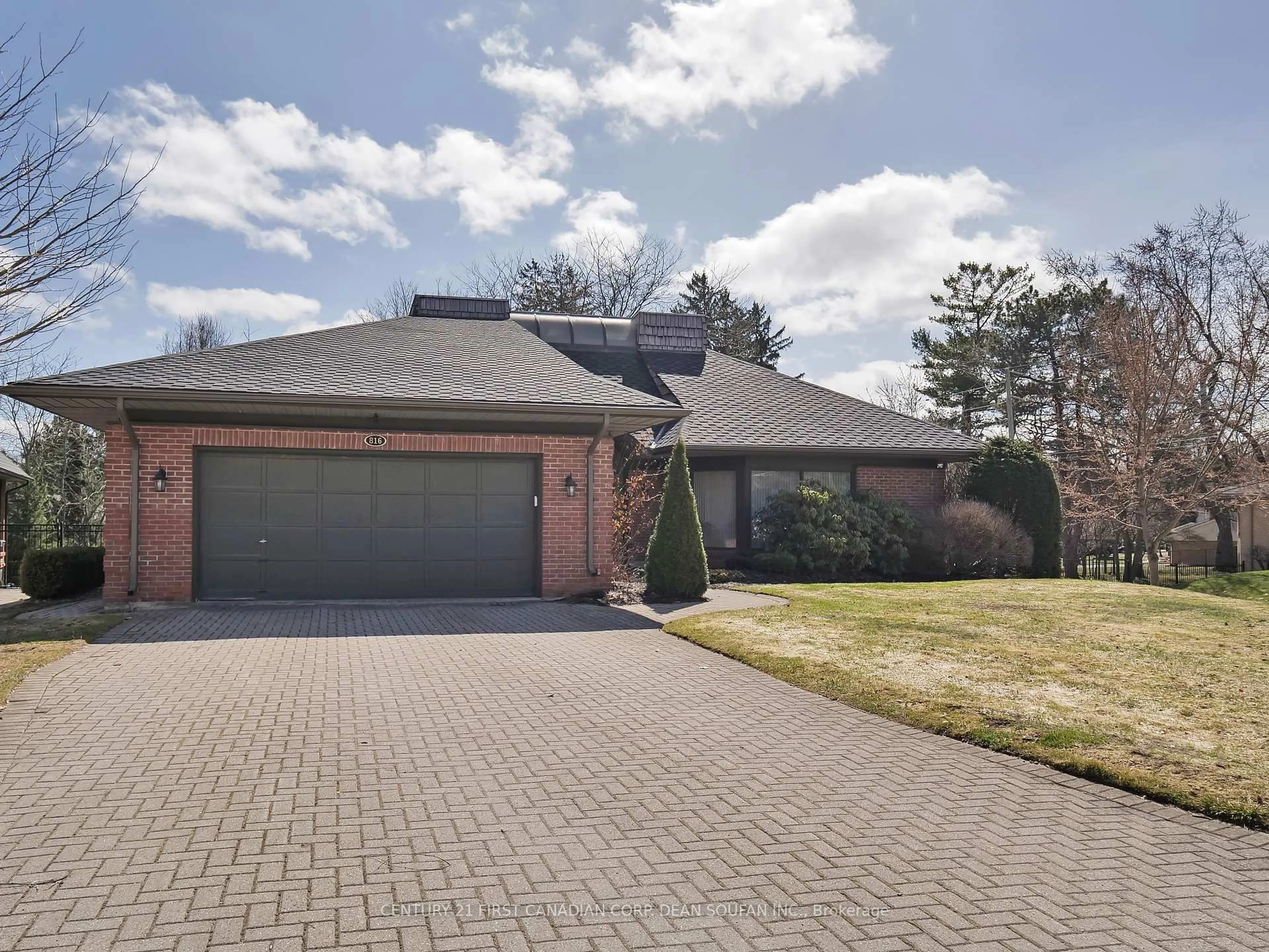 Home with brick exterior material, street for 816 Clearview Cres, London Ontario N6H 4P7