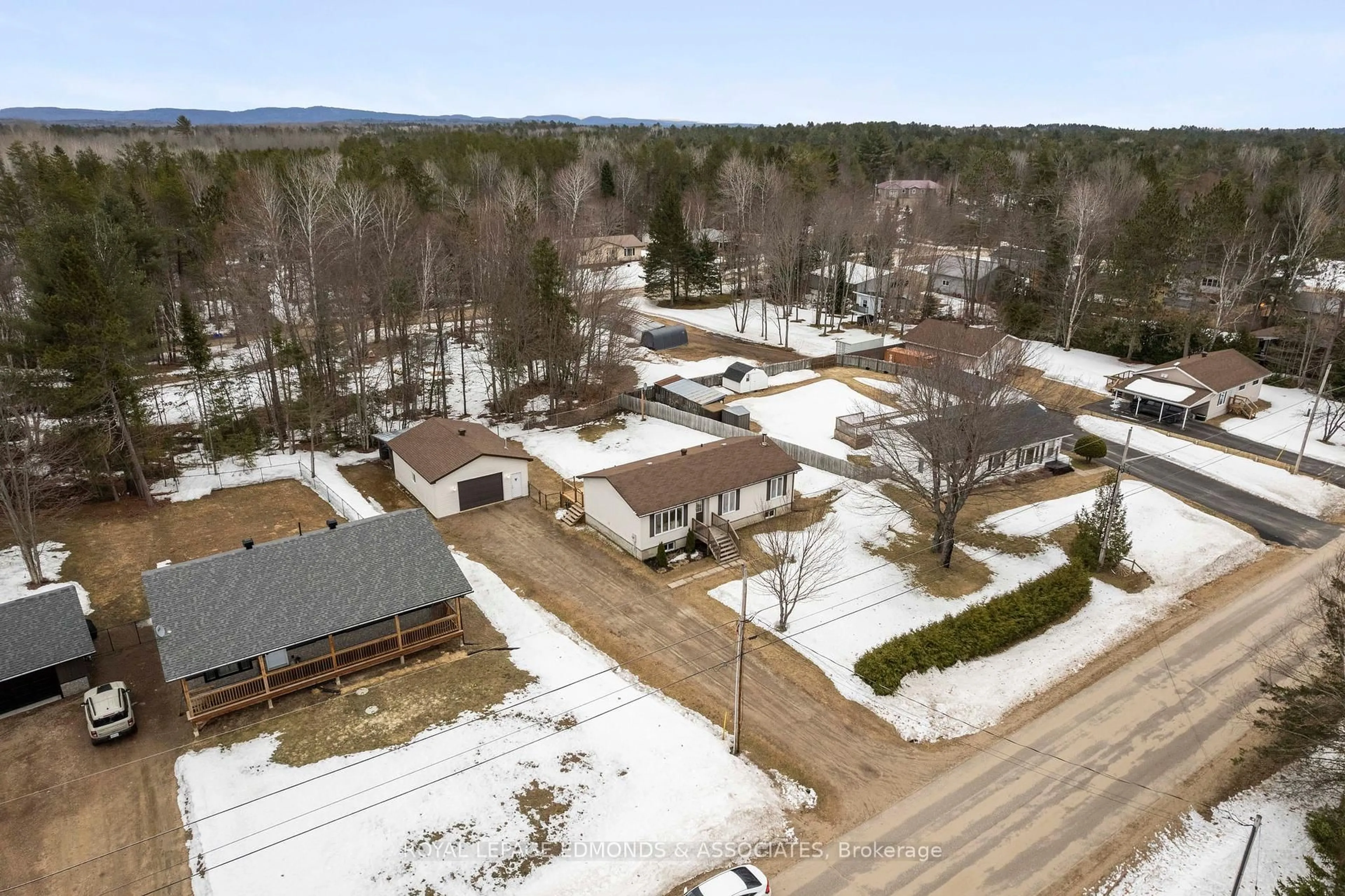 A pic from outside/outdoor area/front of a property/back of a property/a pic from drone, mountain view for 13 Martin St, Chalk River Ontario K0J 1J0