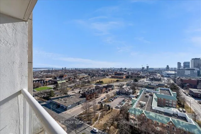 Additional property image - 75 Queen St Unit 1702