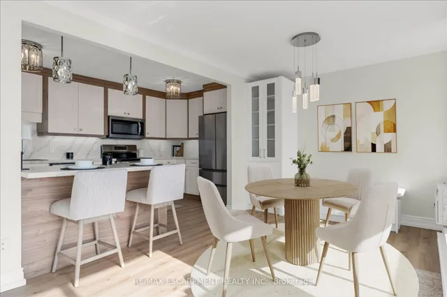 Additional property image - 75 Queen St Unit 1702