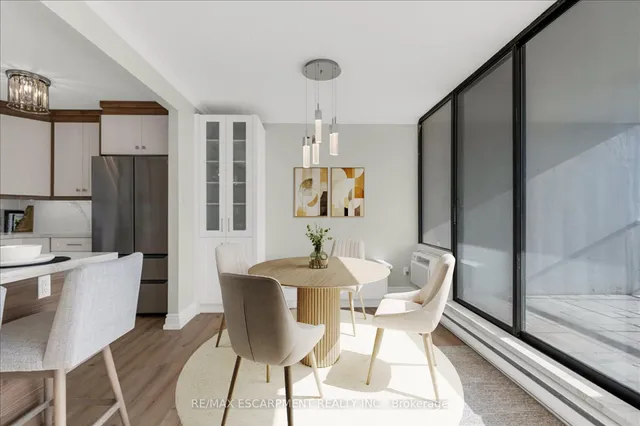 Additional property image - 75 Queen St Unit 1702
