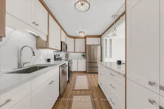 Additional property image - 75 Queen St Unit 1702