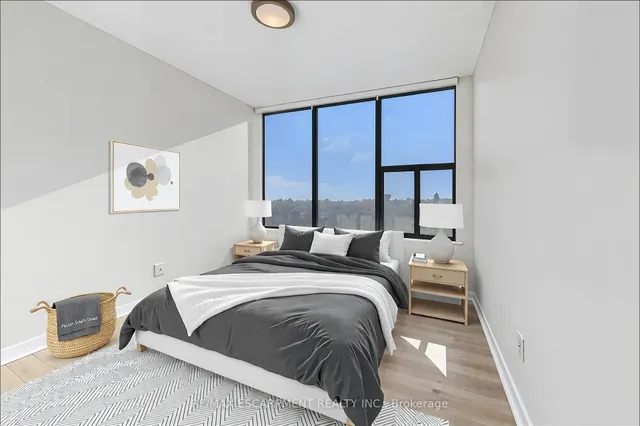 Additional property image - 75 Queen St Unit 1702