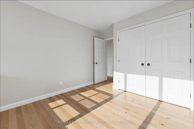 Additional property image - 75 Queen St Unit 1702
