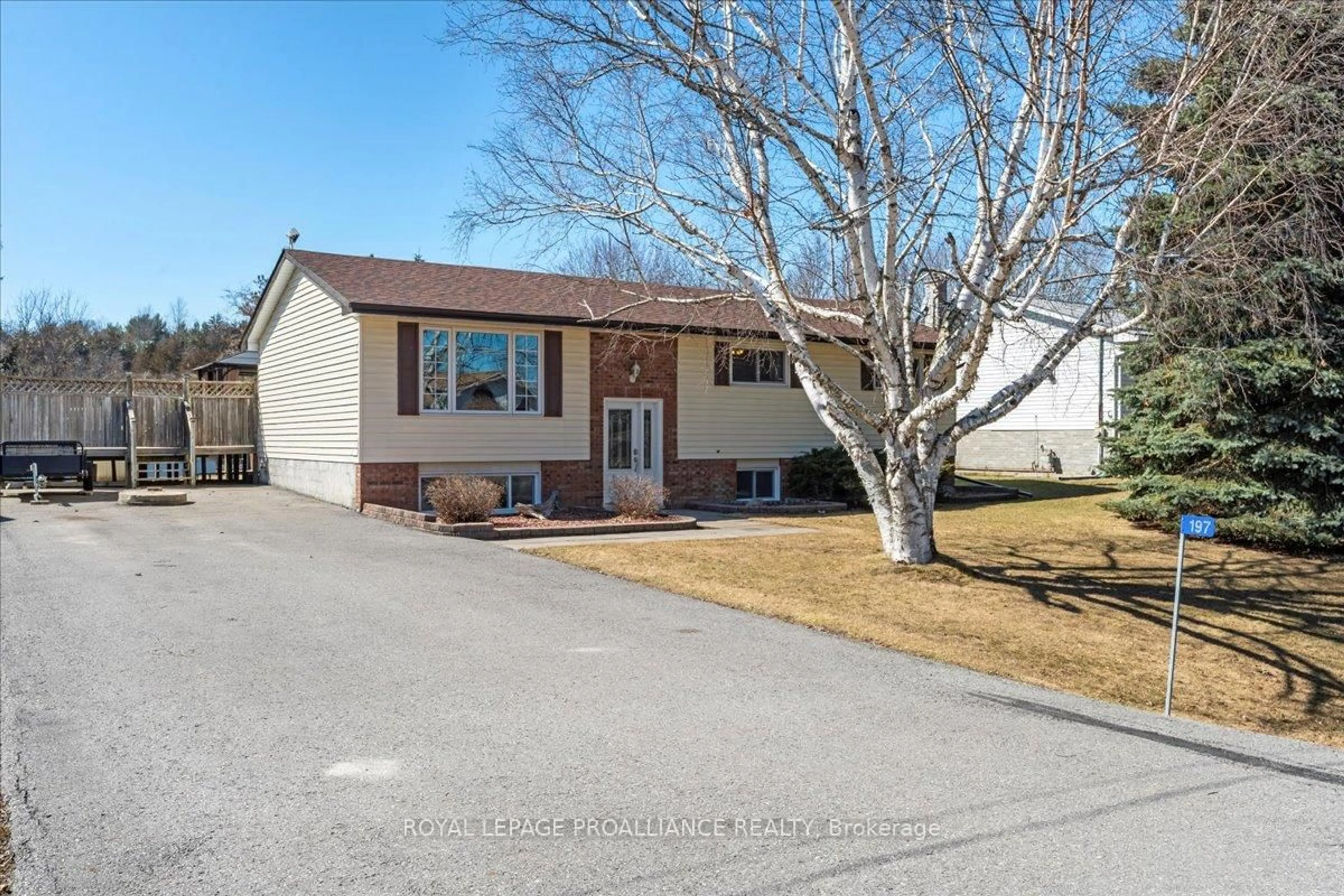 Home with vinyl exterior material, street for 197 Chatterton Valley Cres, Quinte West Ontario K0K 2B0