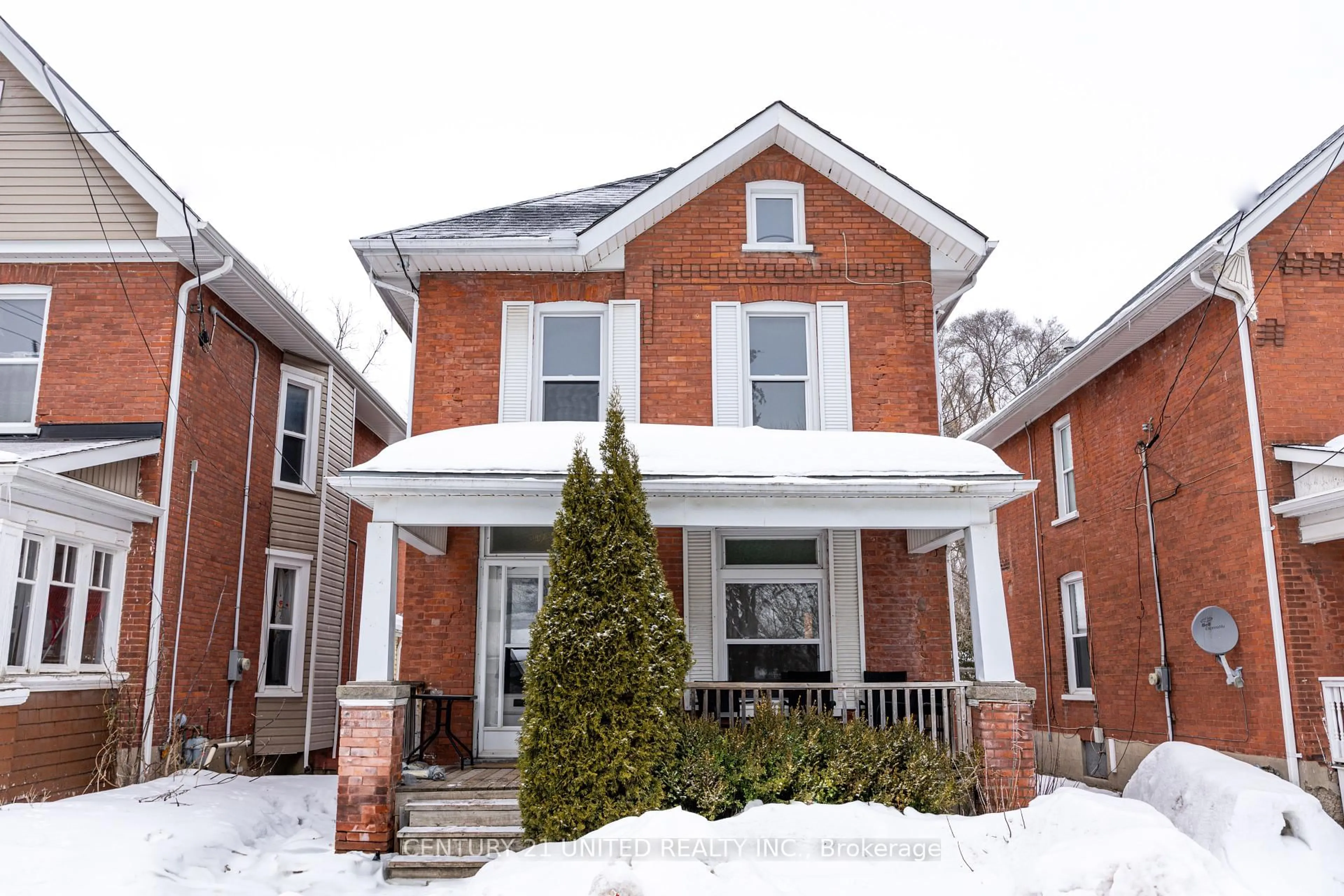 Home with brick exterior material, street for 252 London St, Peterborough Central Ontario K9H 2Z2