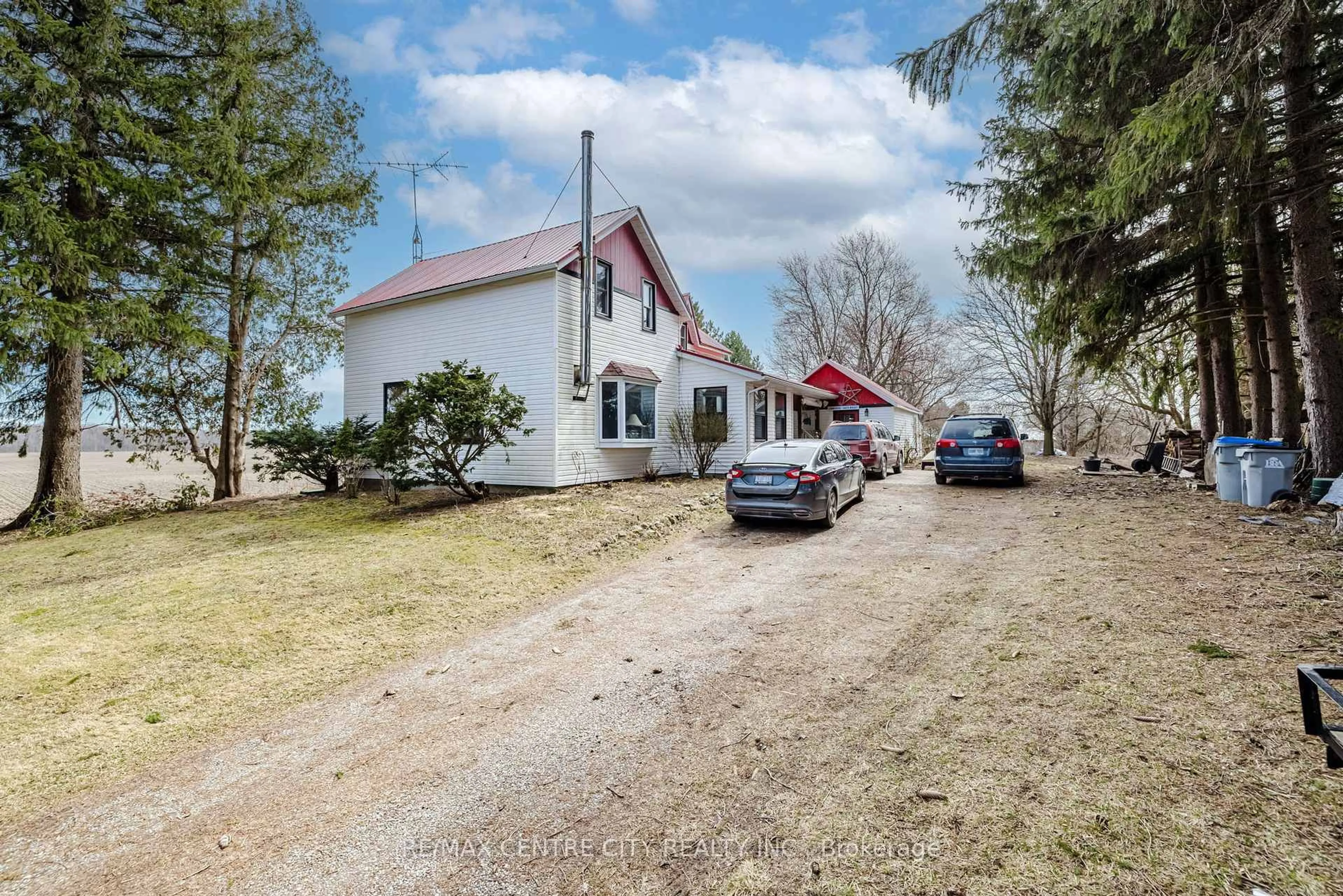 A pic from outside/outdoor area/front of a property/back of a property/a pic from drone, street for 6707 Chalk Line, Warwick Ontario N0N 1J4