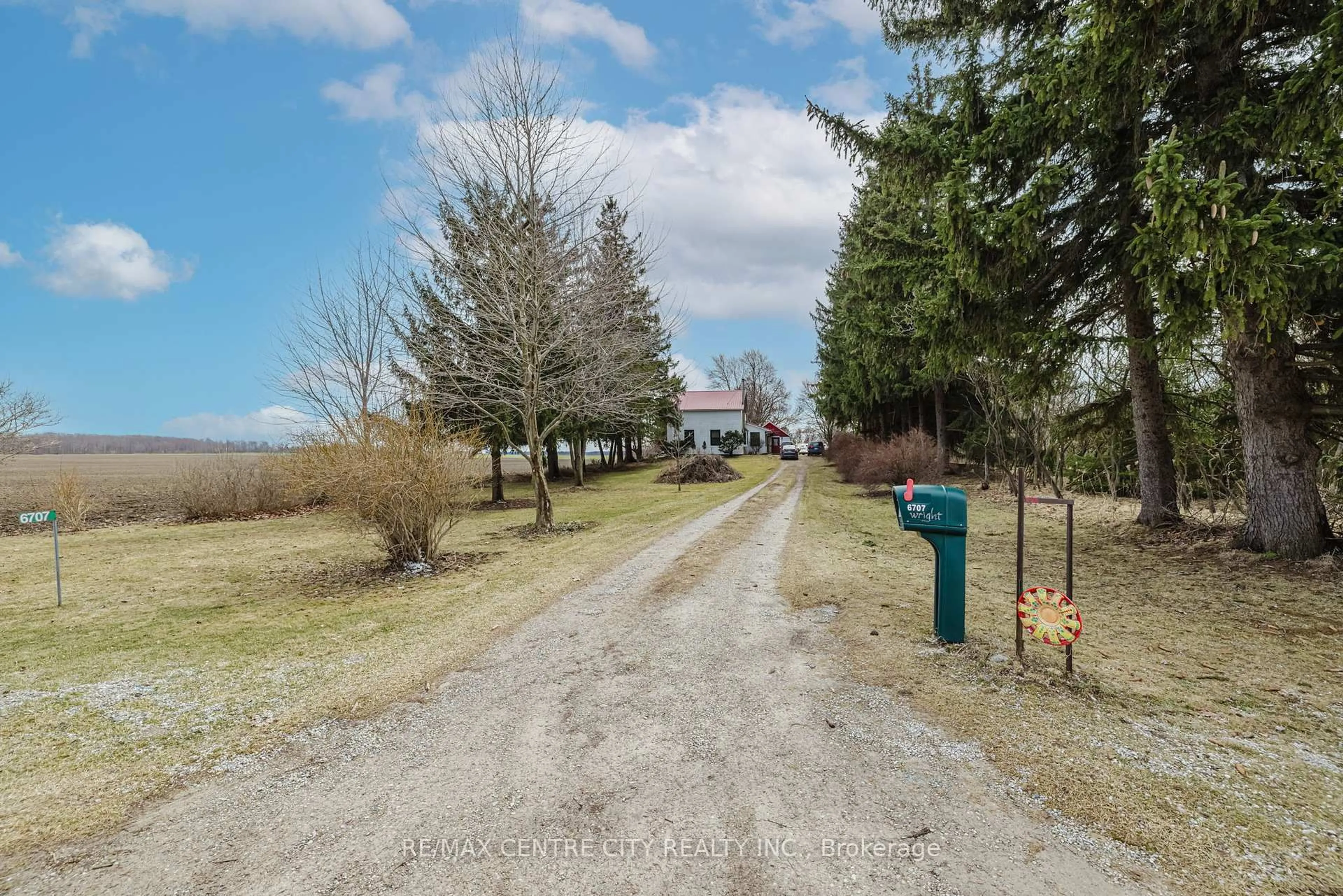 A pic from outside/outdoor area/front of a property/back of a property/a pic from drone, street for 6707 Chalk Line, Warwick Ontario N0N 1J4