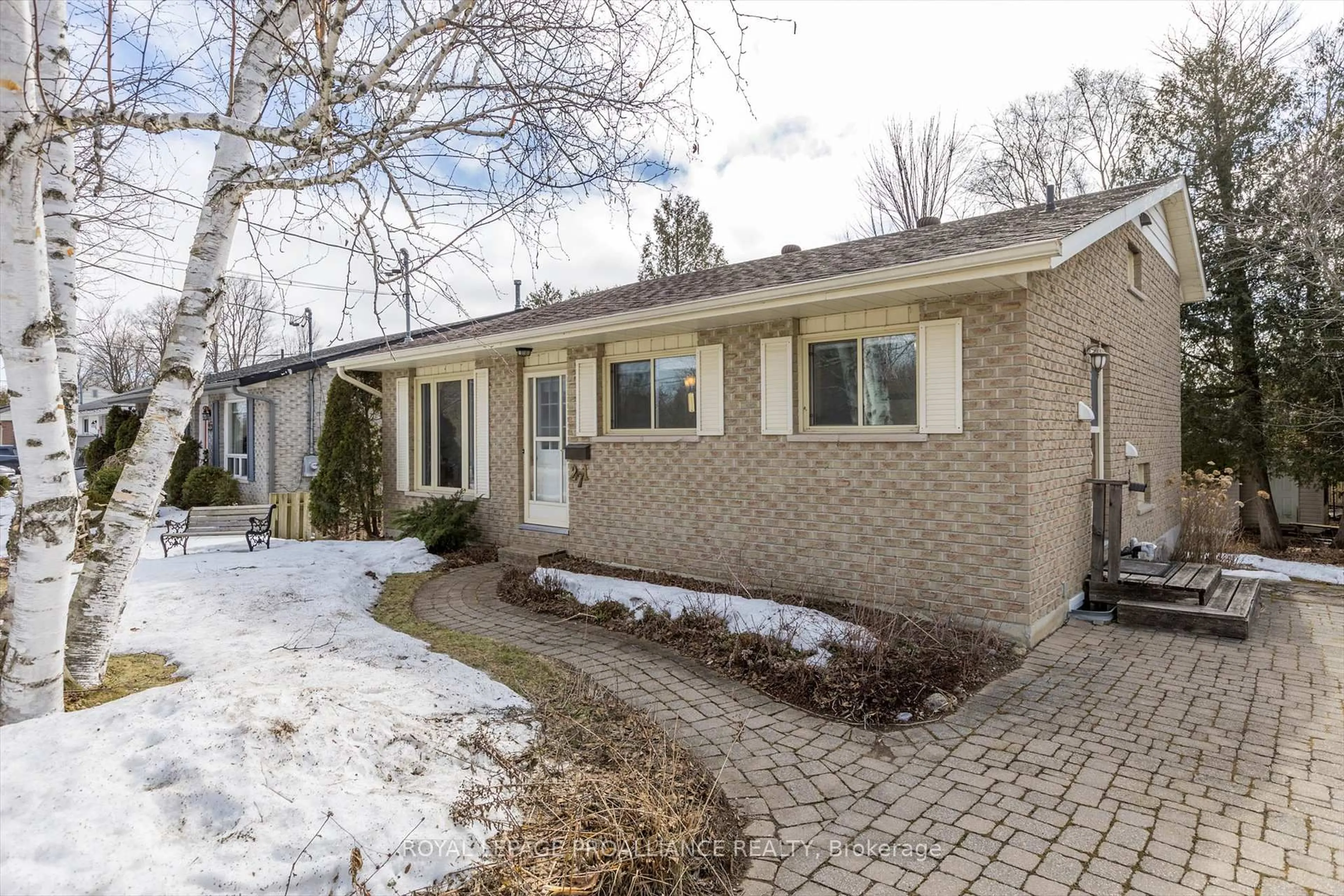 Home with brick exterior material, street for 271 Woodland Dr, Selwyn Ontario K9L 1P2