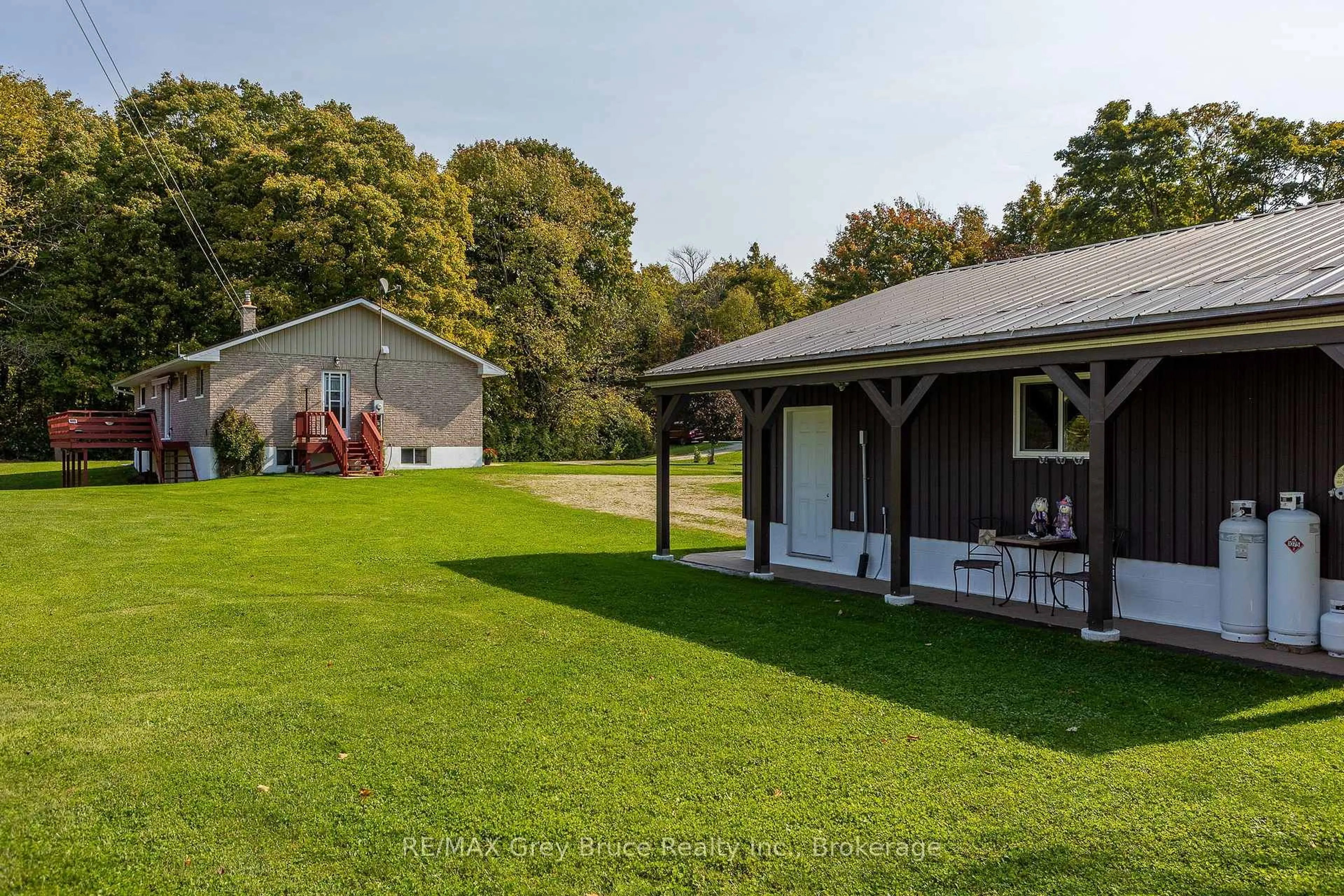 A pic from outside/outdoor area/front of a property/back of a property/a pic from drone, water/lake/river/ocean view for 362511 Lindenwood Rd, Georgian Bluffs Ontario N0H 2T0