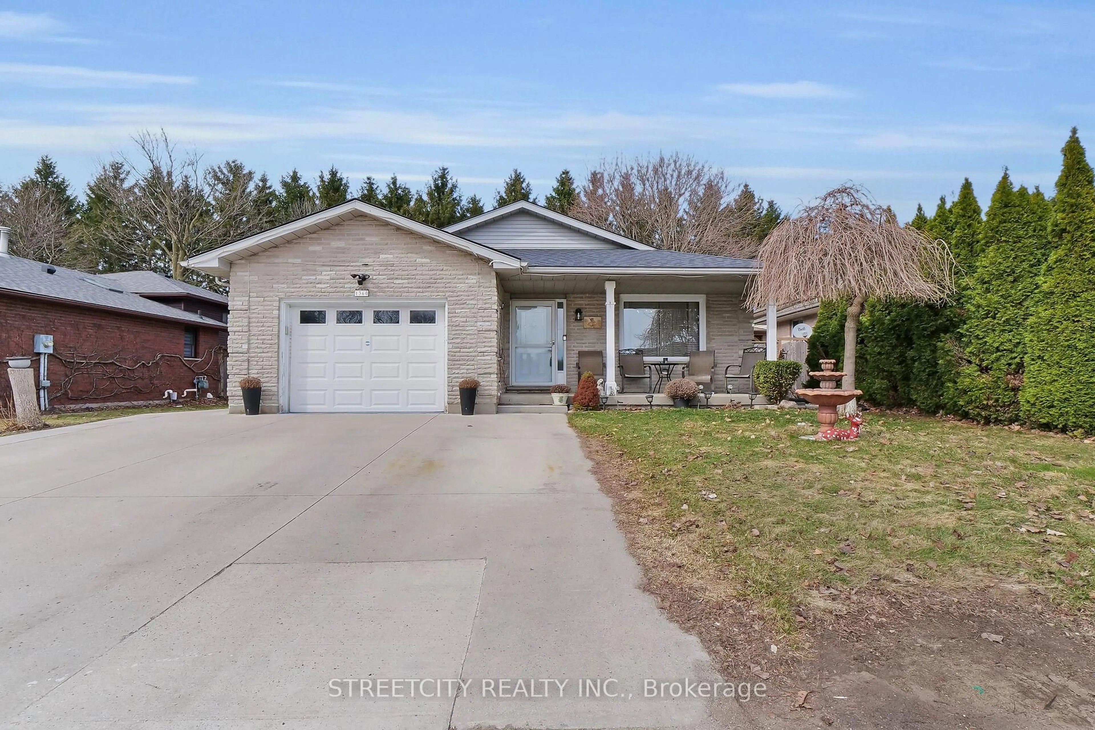 Unknown for 1360 Idylwood Rd, London East Ontario N5V 3V2