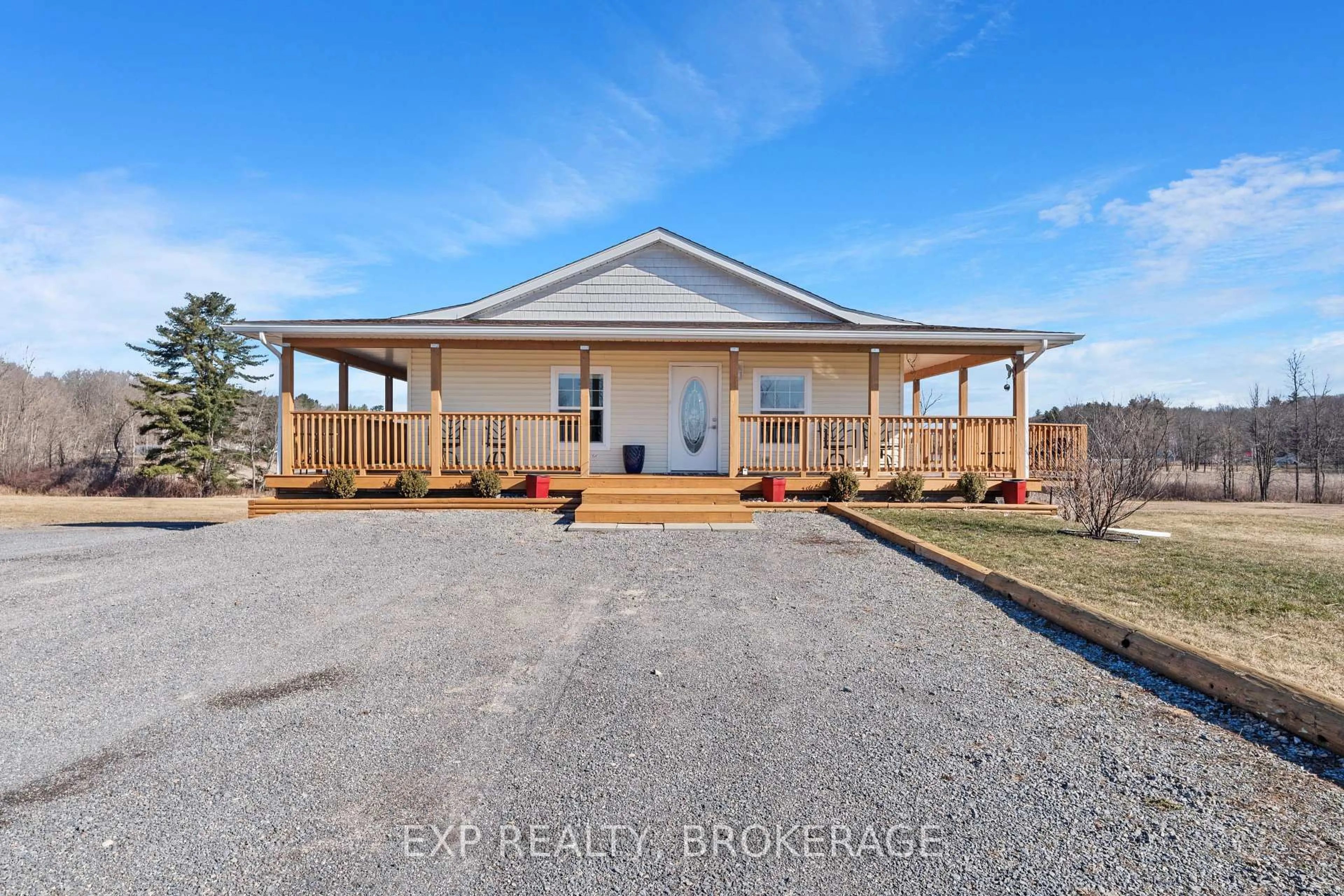 A pic from outside/outdoor area/front of a property/back of a property/a pic from drone, building for 39 STARLIGHT Lane, Hartington Ontario K0H 1W0