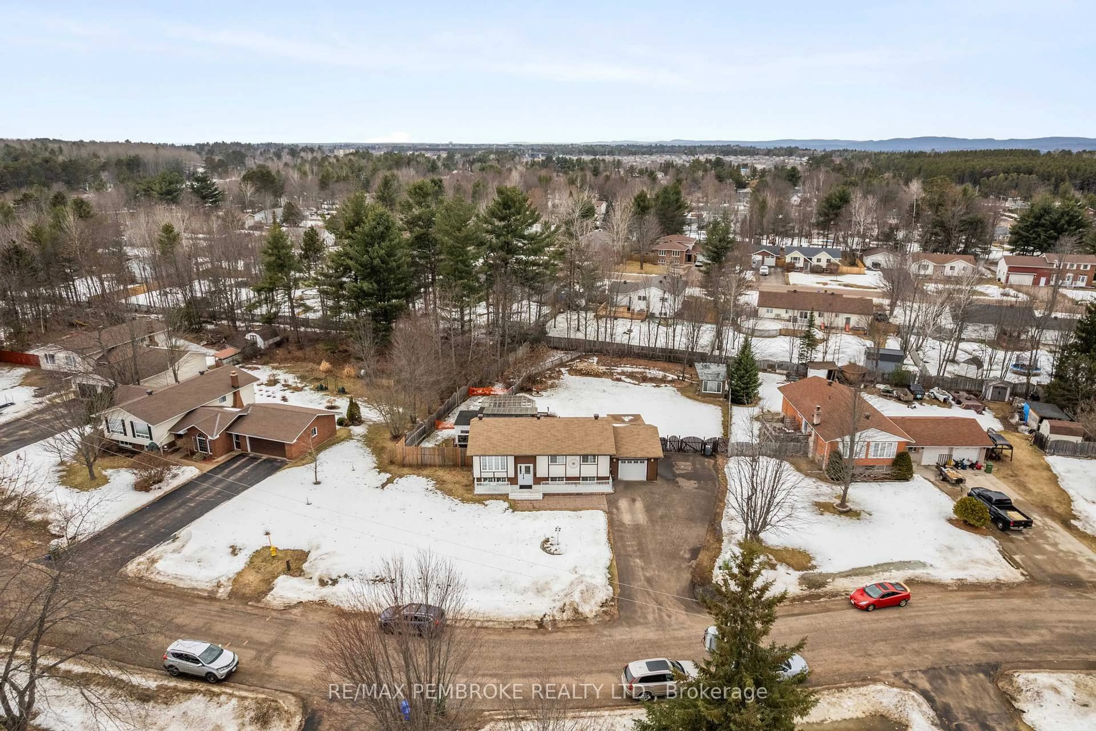 A pic from outside/outdoor area/front of a property/back of a property/a pic from drone, mountain view for 26 Mueller Cres, Petawawa Ontario K8H 3E9