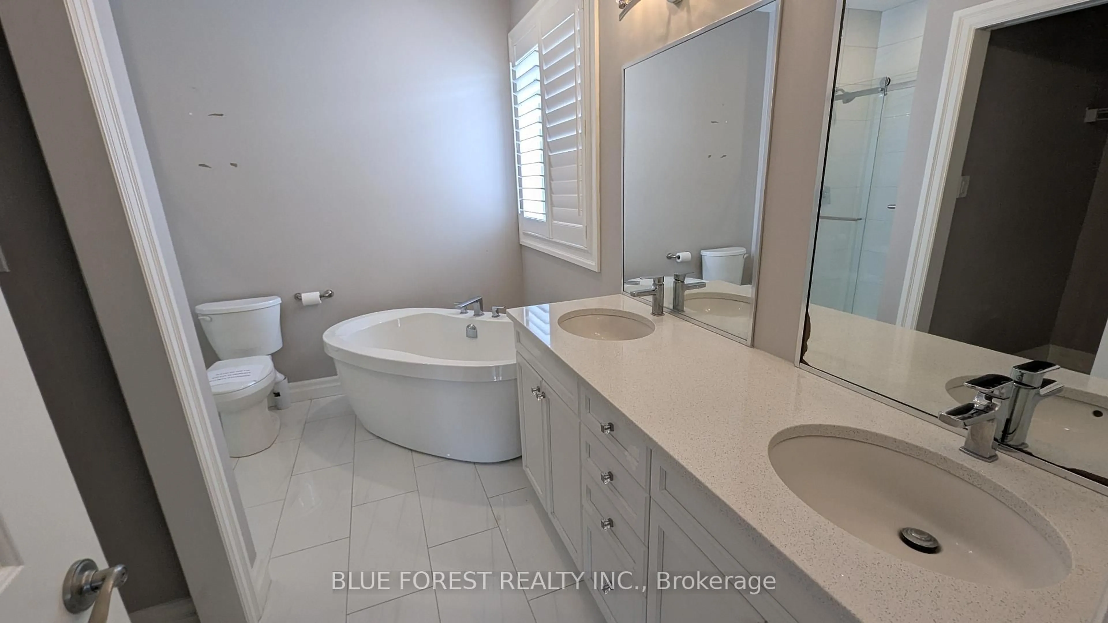 Contemporary bathroom, ceramic/tile floor for 273 Riddell St #11, Woodstock Ontario N4S 0C8