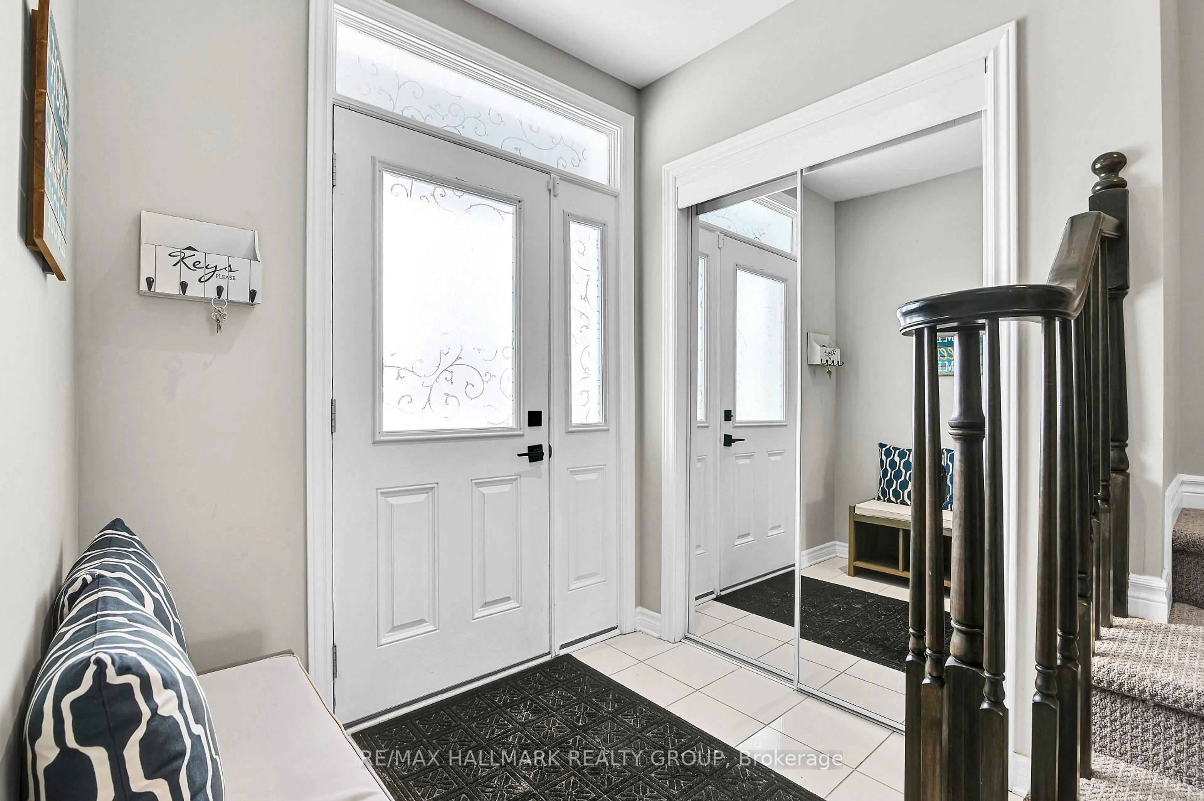 Indoor entryway for 629 Capuchon Way, Ottawa Ontario K4A 0W2