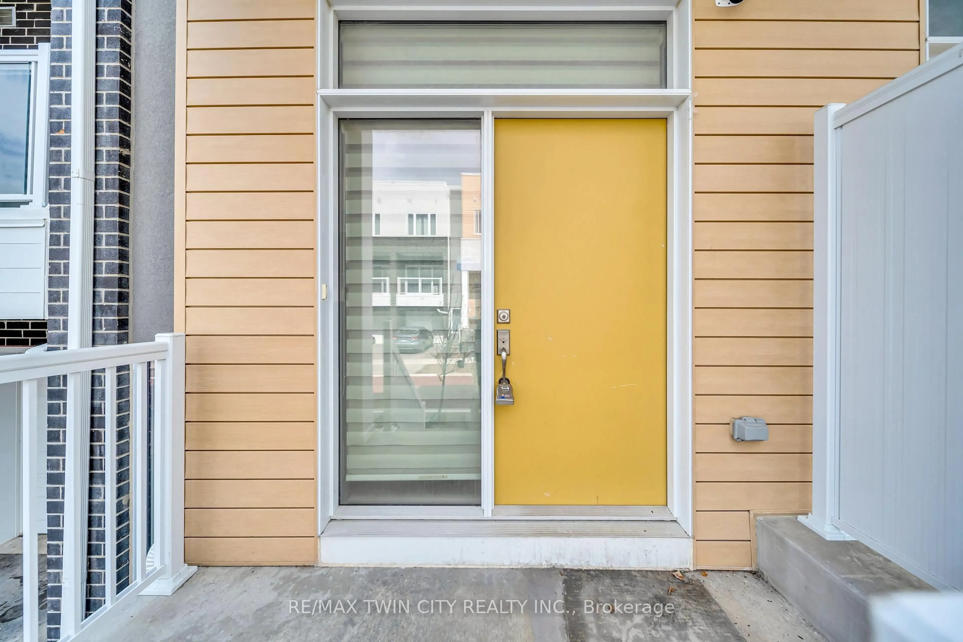 Indoor entryway for 12 Visionary Ave, Kitchener Ontario N2R 0R7