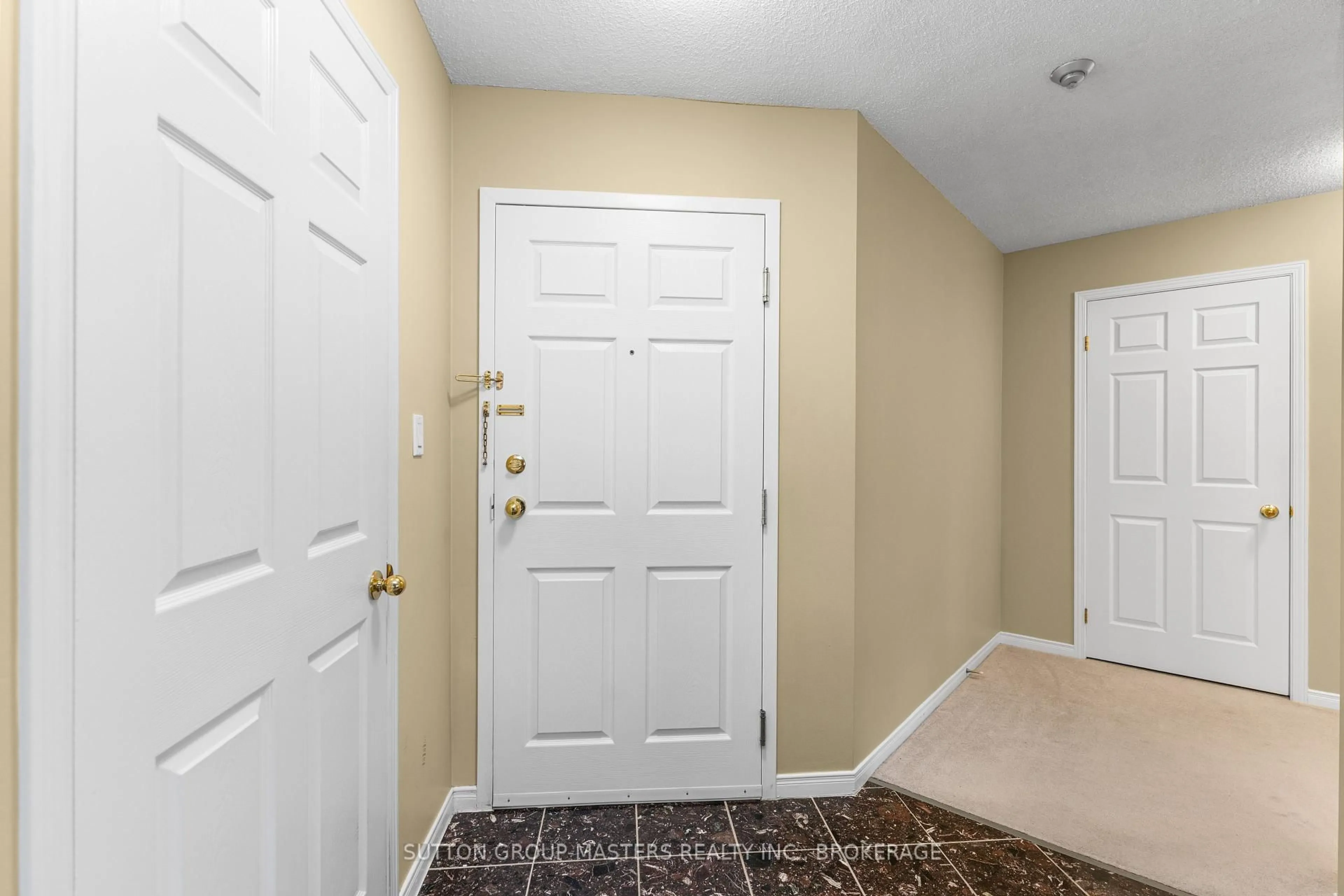 Indoor entryway for 130 Wright Cres #205, Kingston Ontario K7L 5R1