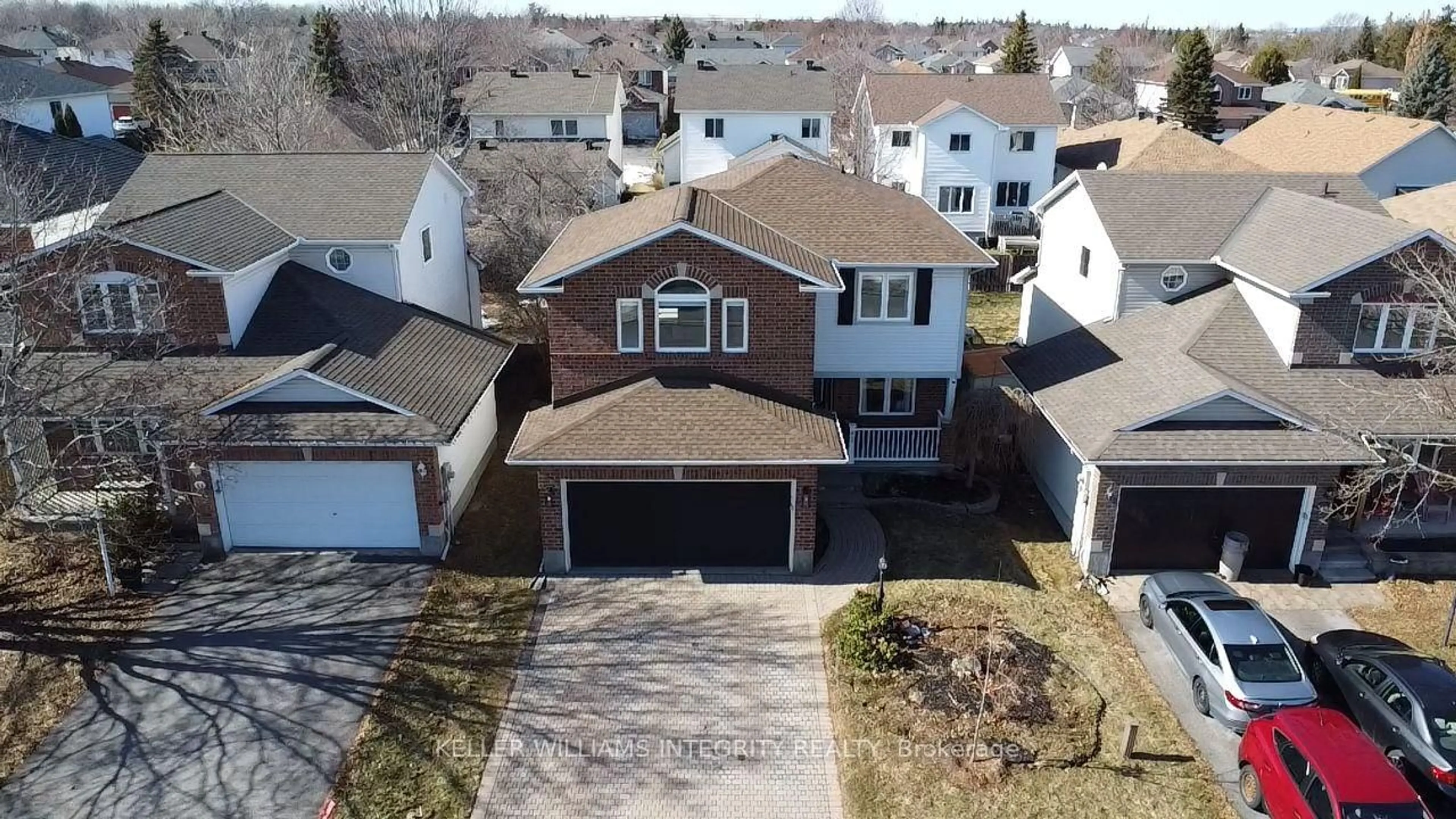 A pic from outside/outdoor area/front of a property/back of a property/a pic from drone, street for 43 Steggall Cres, Stittsville Ontario K2S 1S4