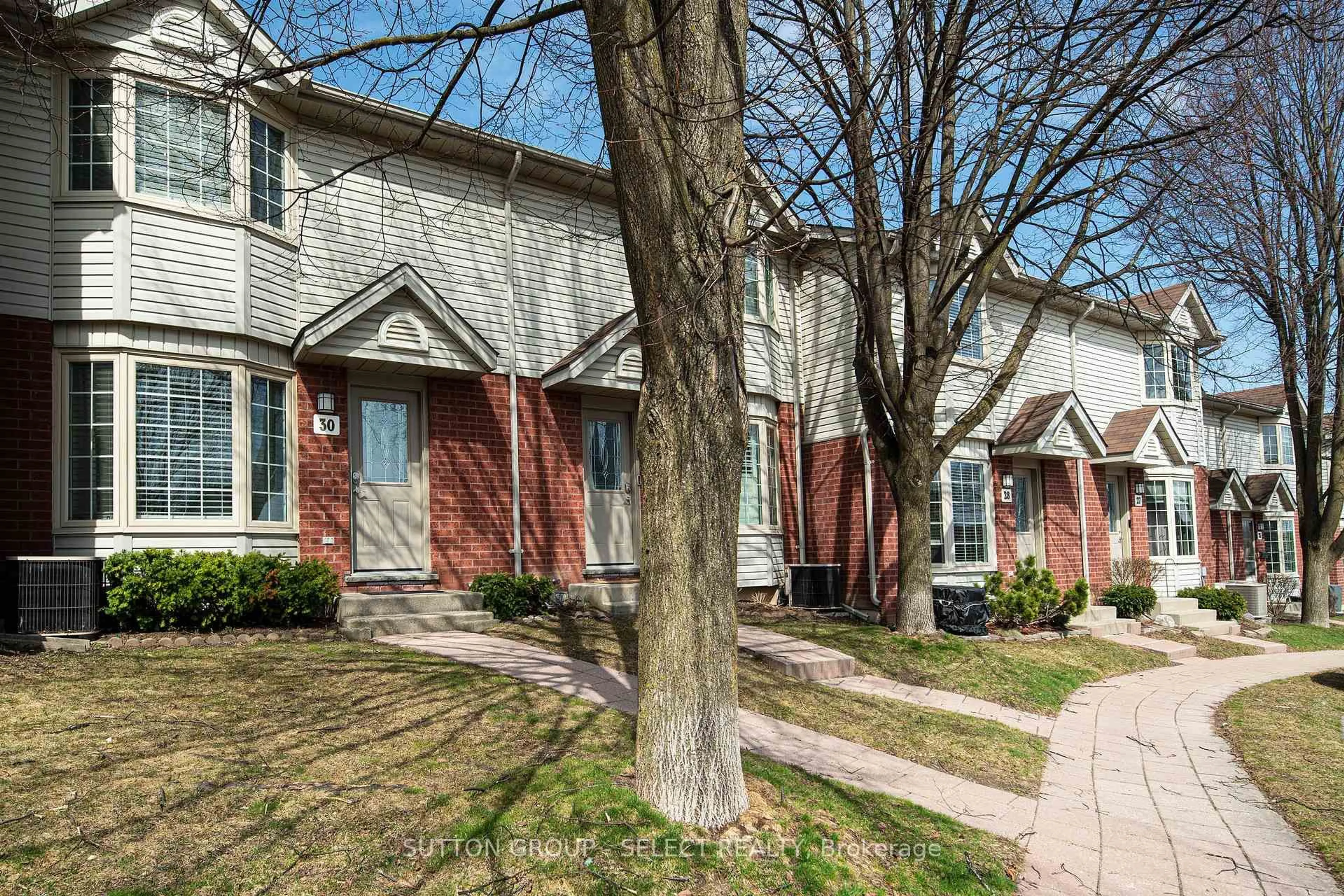 Home with brick exterior material, street for 70 CHAPMAN Crt #30, London Ontario N6G 4Z4