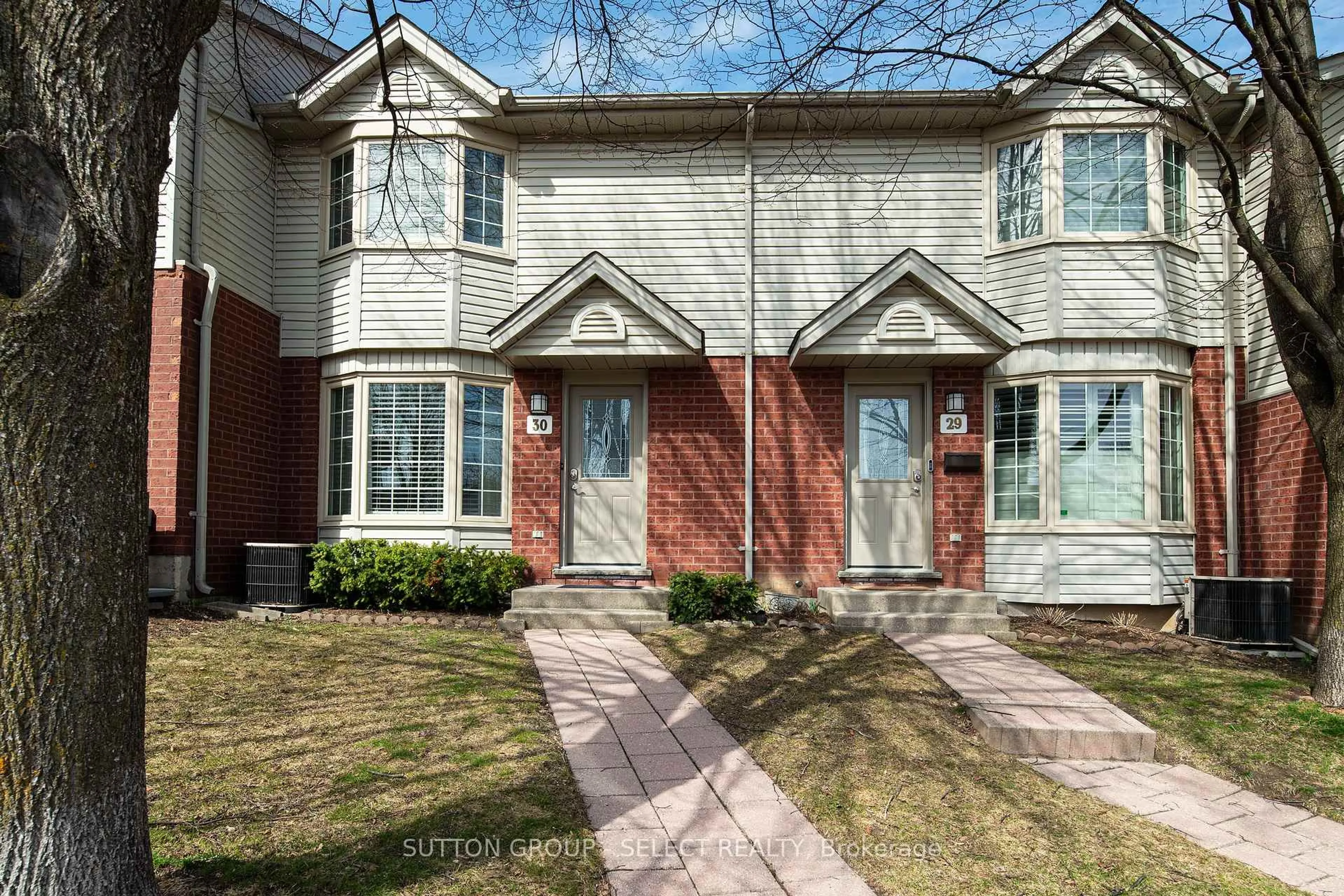 Home with brick exterior material, street for 70 CHAPMAN Crt #30, London Ontario N6G 4Z4