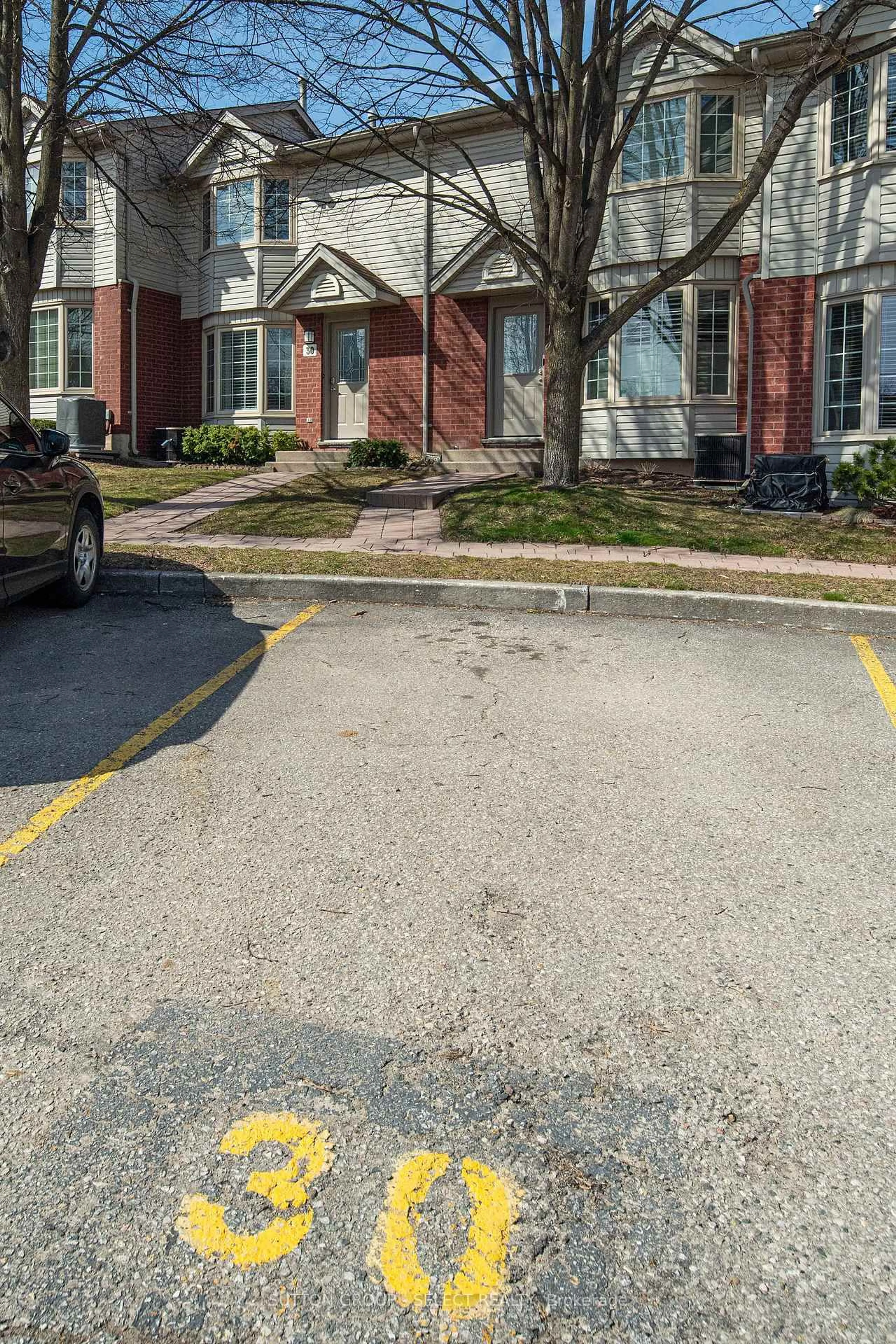 Parking for 70 CHAPMAN Crt #30, London Ontario N6G 4Z4