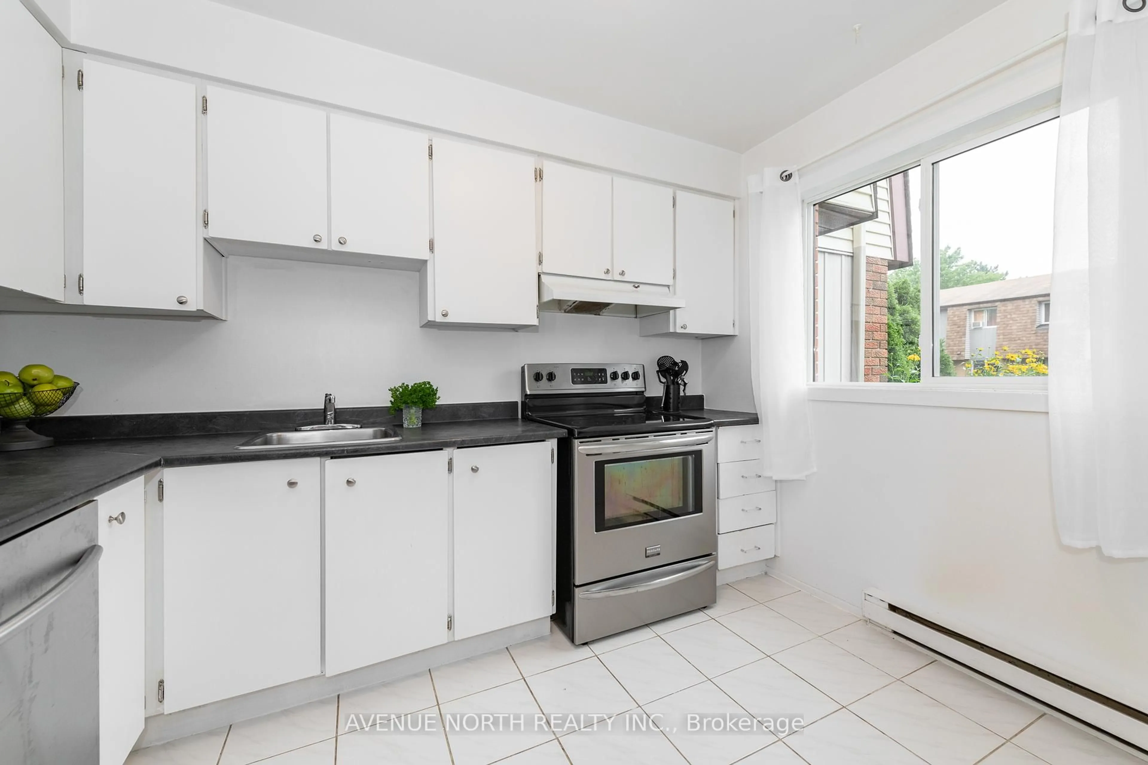 Standard kitchen, unknown for 3111 Olympic Way, Ottawa Ontario K1T 1Y7