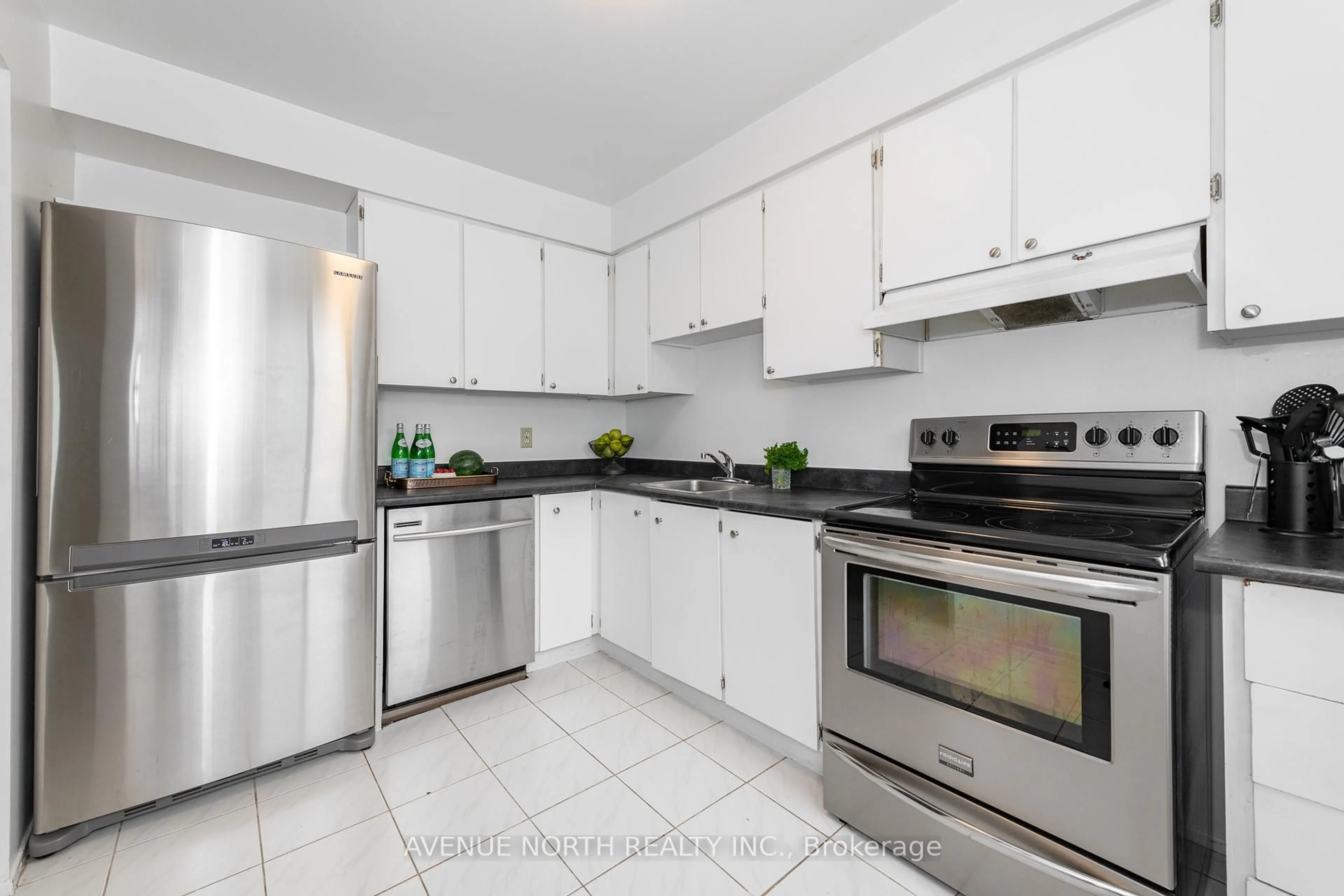 Standard kitchen, ceramic/tile floor for 3111 Olympic Way, Ottawa Ontario K1T 1Y7