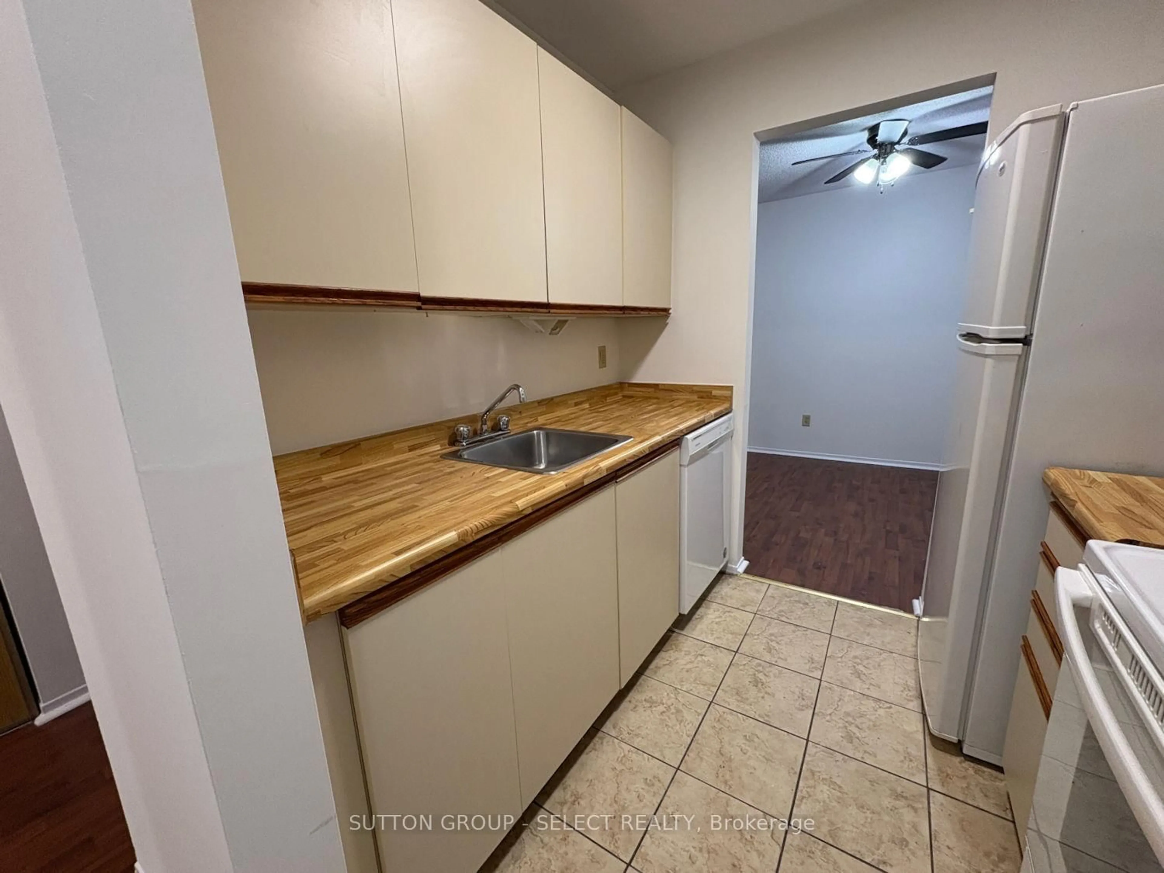 Standard kitchen, unknown for 2228 TRAFALGAR St #103, London East Ontario N5V 4J8