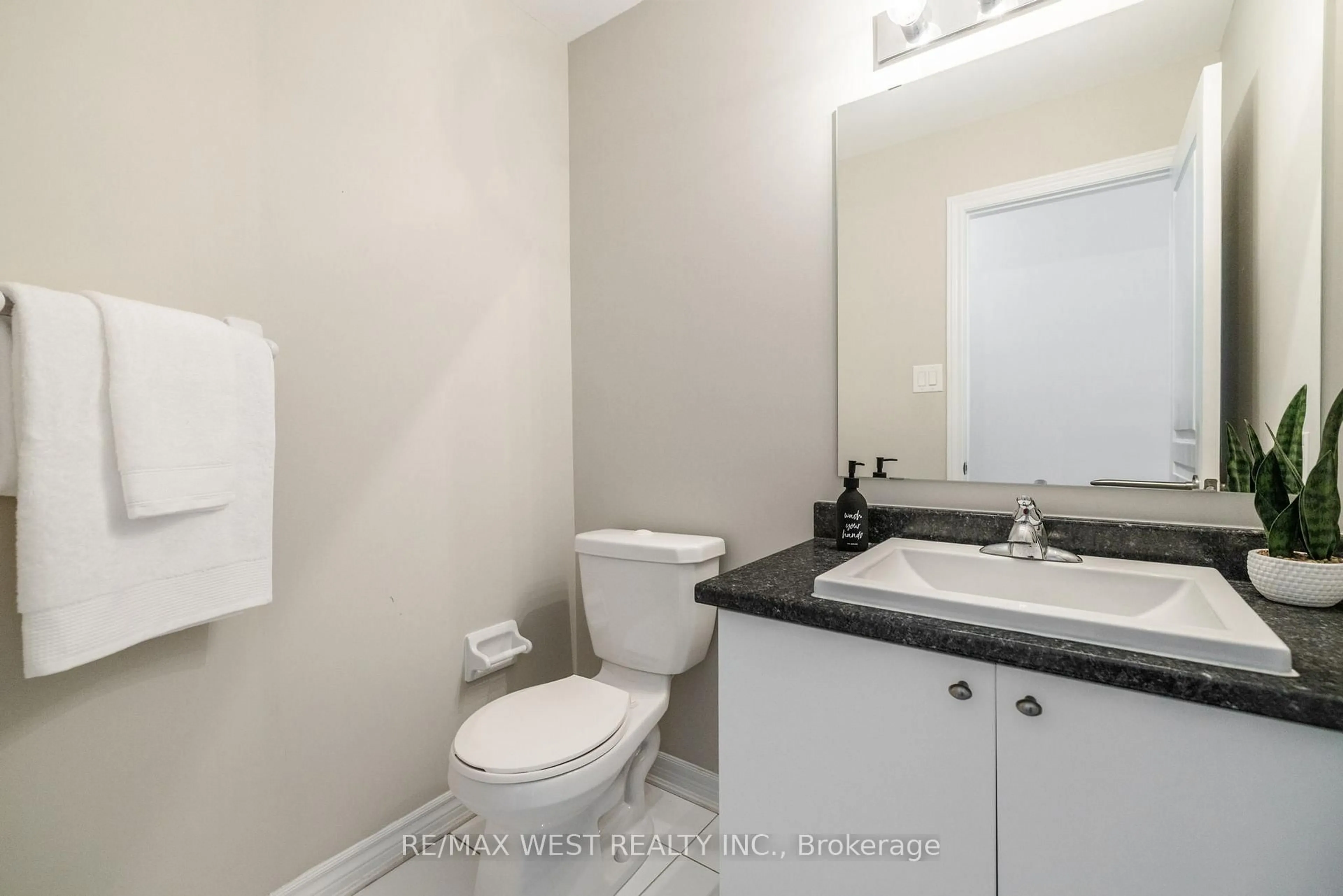 Standard bathroom, unknown for 633 Via Mattino Way, Ottawa Ontario K2J 6B9