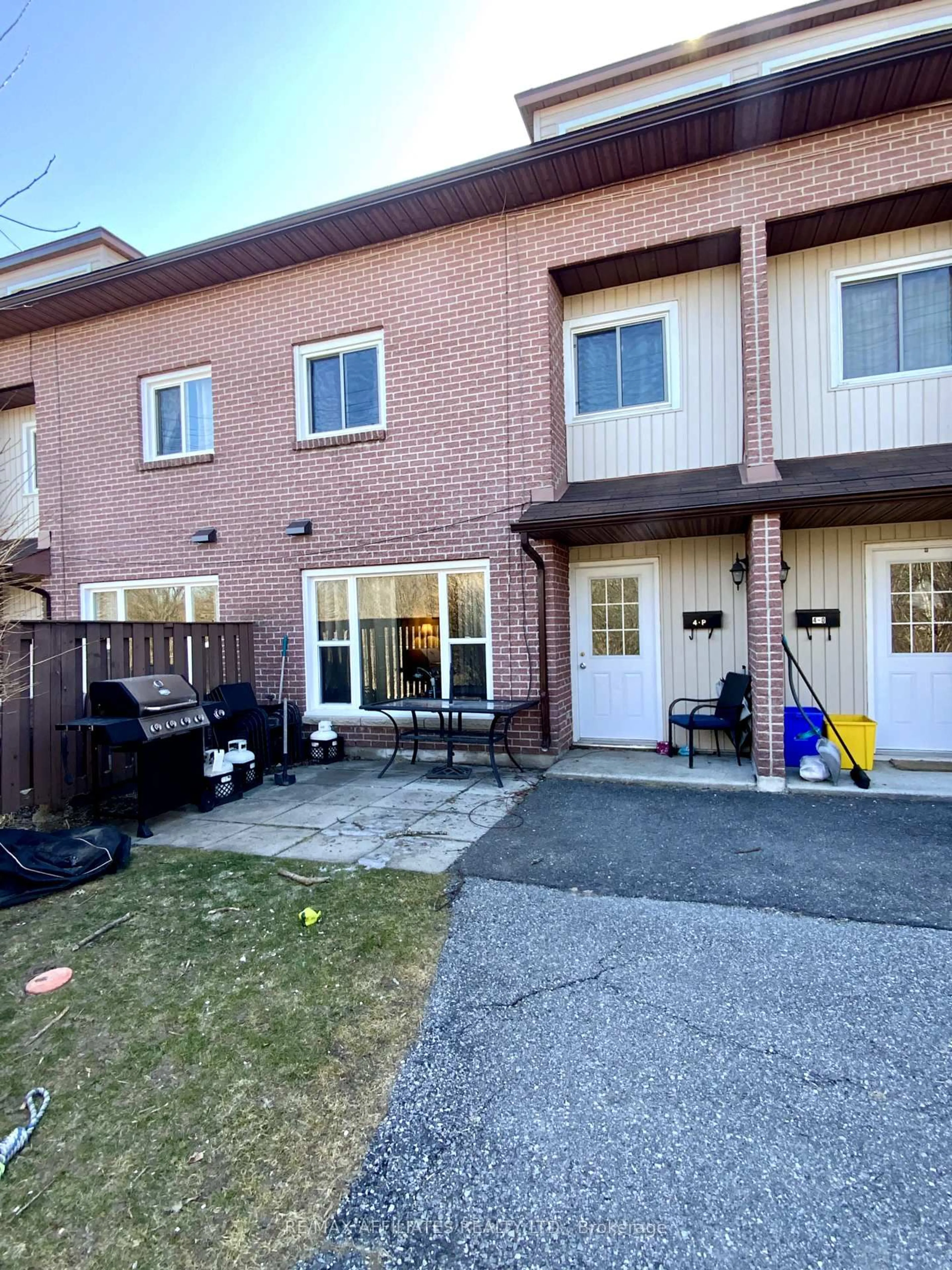 Patio, street for 4 Pearl St #Unit P, Smiths Falls Ontario K7A 5B5